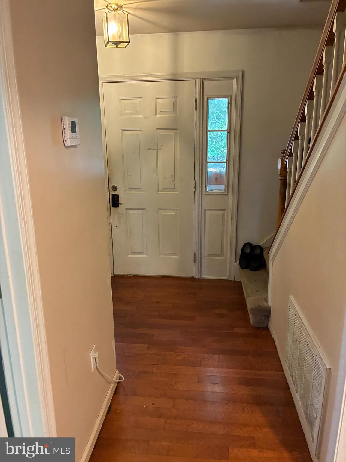 829 WHITE OAKS LANE