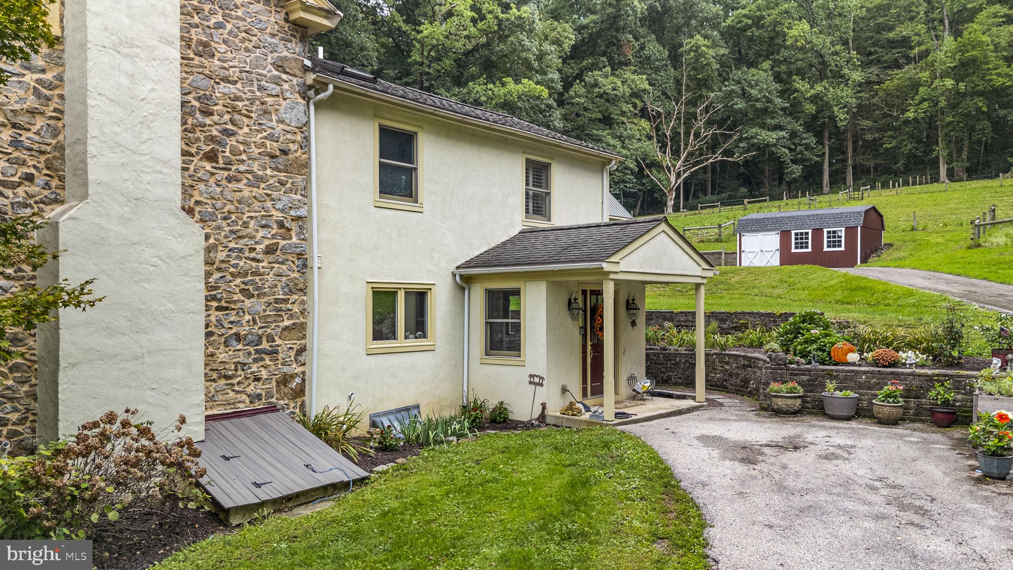 1272 HOLLOW ROAD