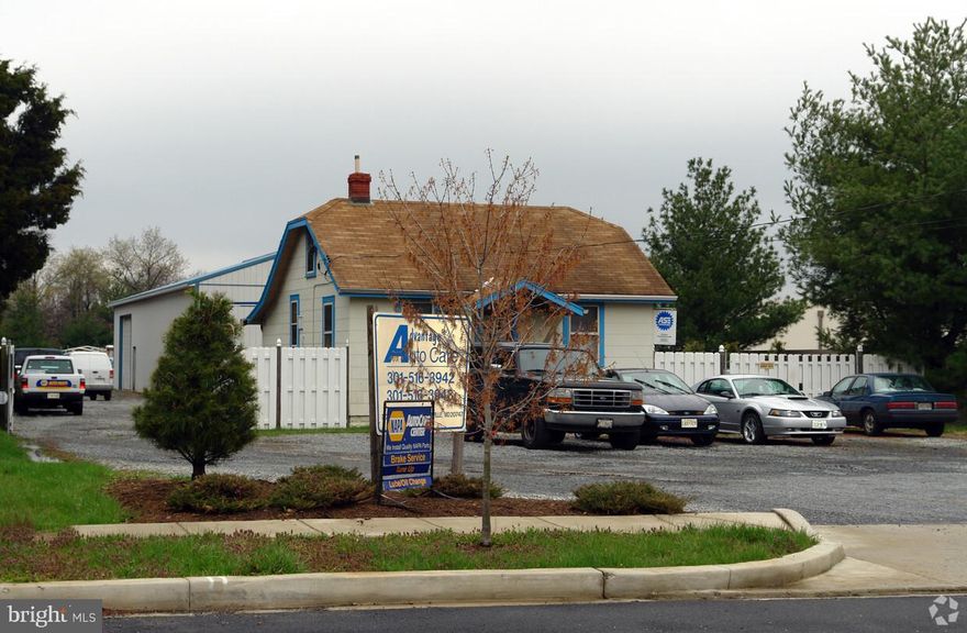 PRIME COMMERCIAL PROPERTY ZONED IE, 0.57 ACRES, 700 SQ FT OFFICE SPACE AND 3200 SQ FT BUILDING. CURRENTLY BEING USED FOR AUTO REPAIR, PROPERY IF FENCED WITH LARGE GATES, GRAVEL DRIVEWAYS & GRAVEL STORAGE YARD WITH ADITIONAL  SEA CONTAINERS ON THE PROPERTY FOR ADDITIONAL STORAGE. THE USES FOR THIS PROPERTY ARE UNLIMITED.  EASY ACCESS TO 495/95.