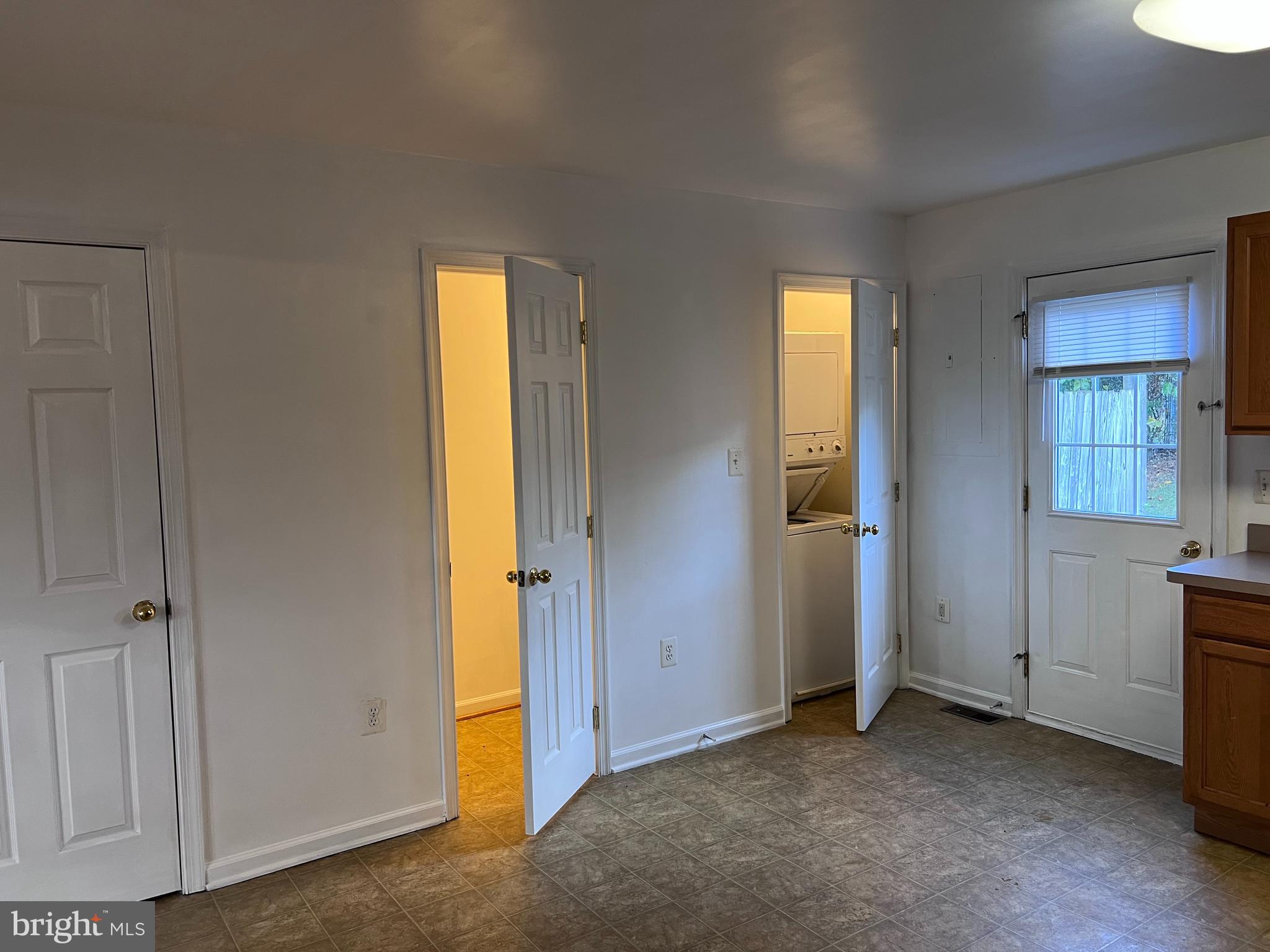 MADISON VILLAGE - Residential