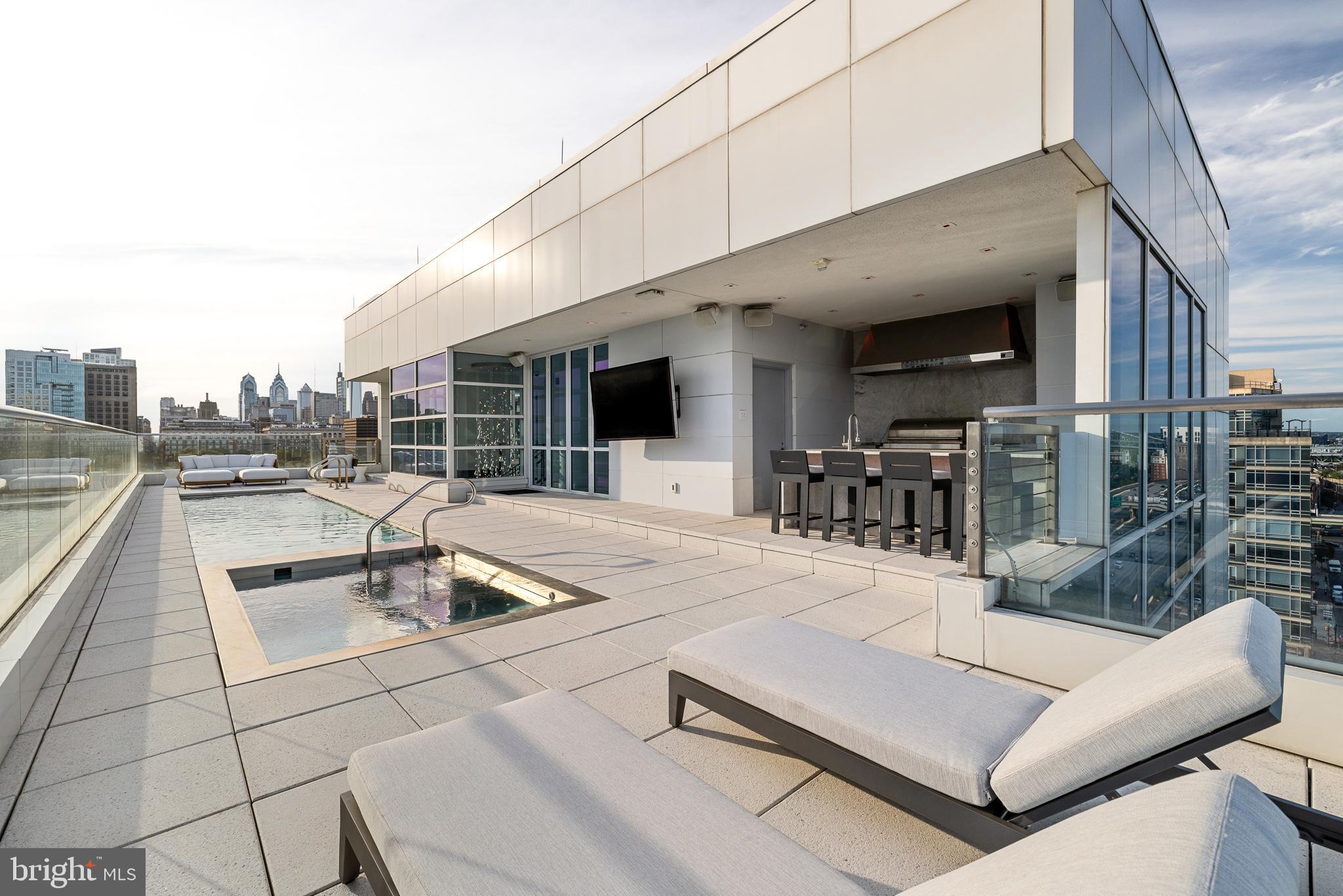 SOCIETY HILL - Residential
