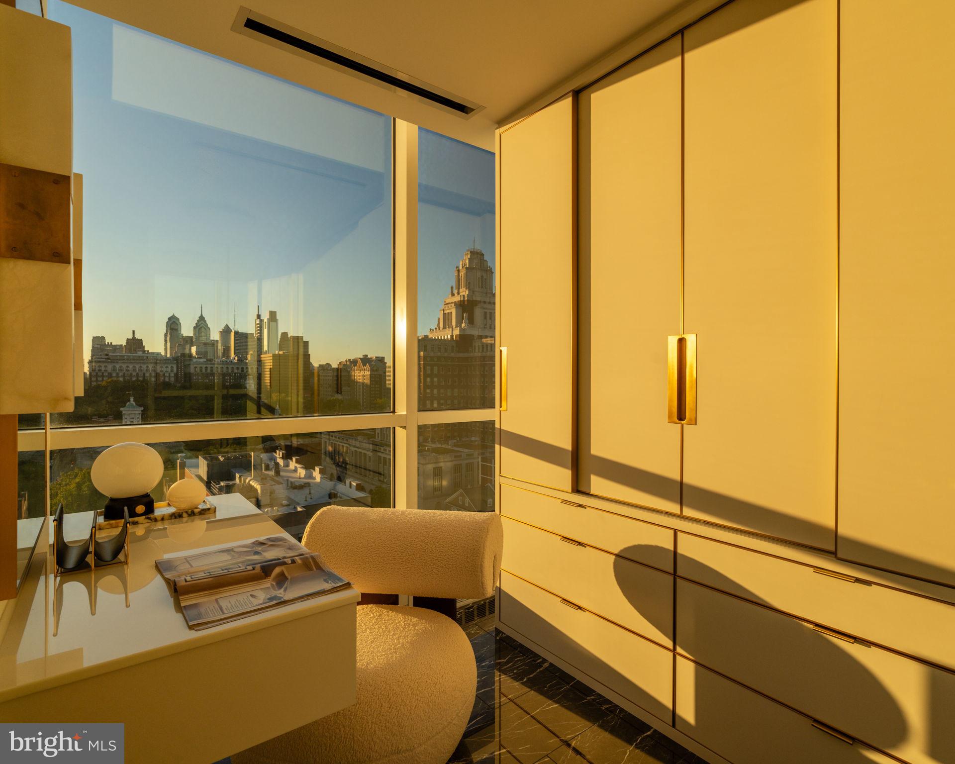 SOCIETY HILL - Residential