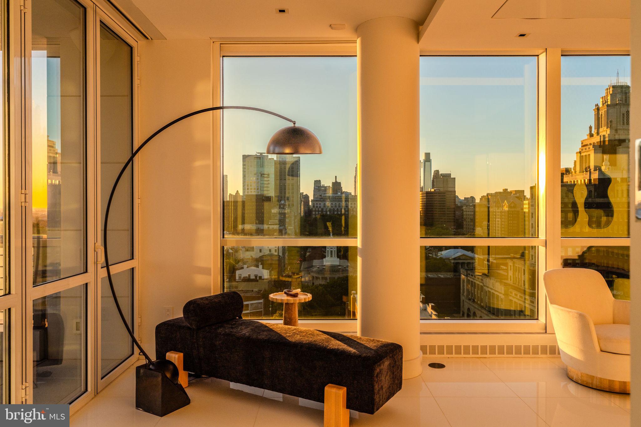SOCIETY HILL - Residential