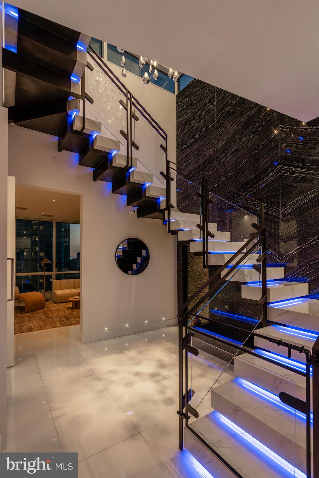 SOCIETY HILL - Residential