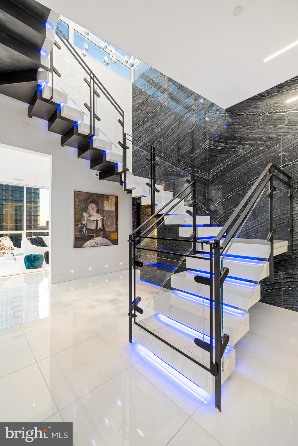 SOCIETY HILL - Residential