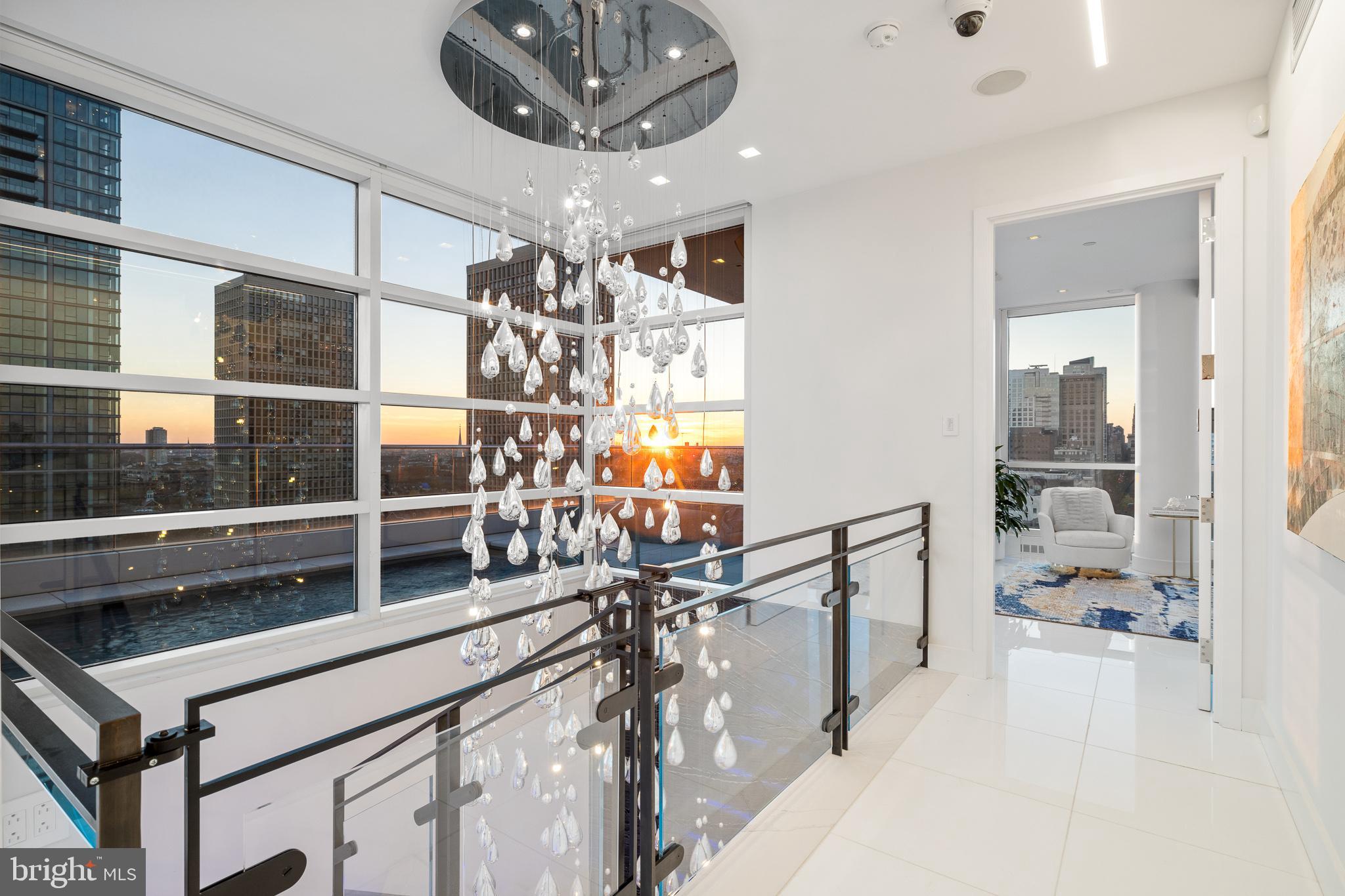 SOCIETY HILL - Residential