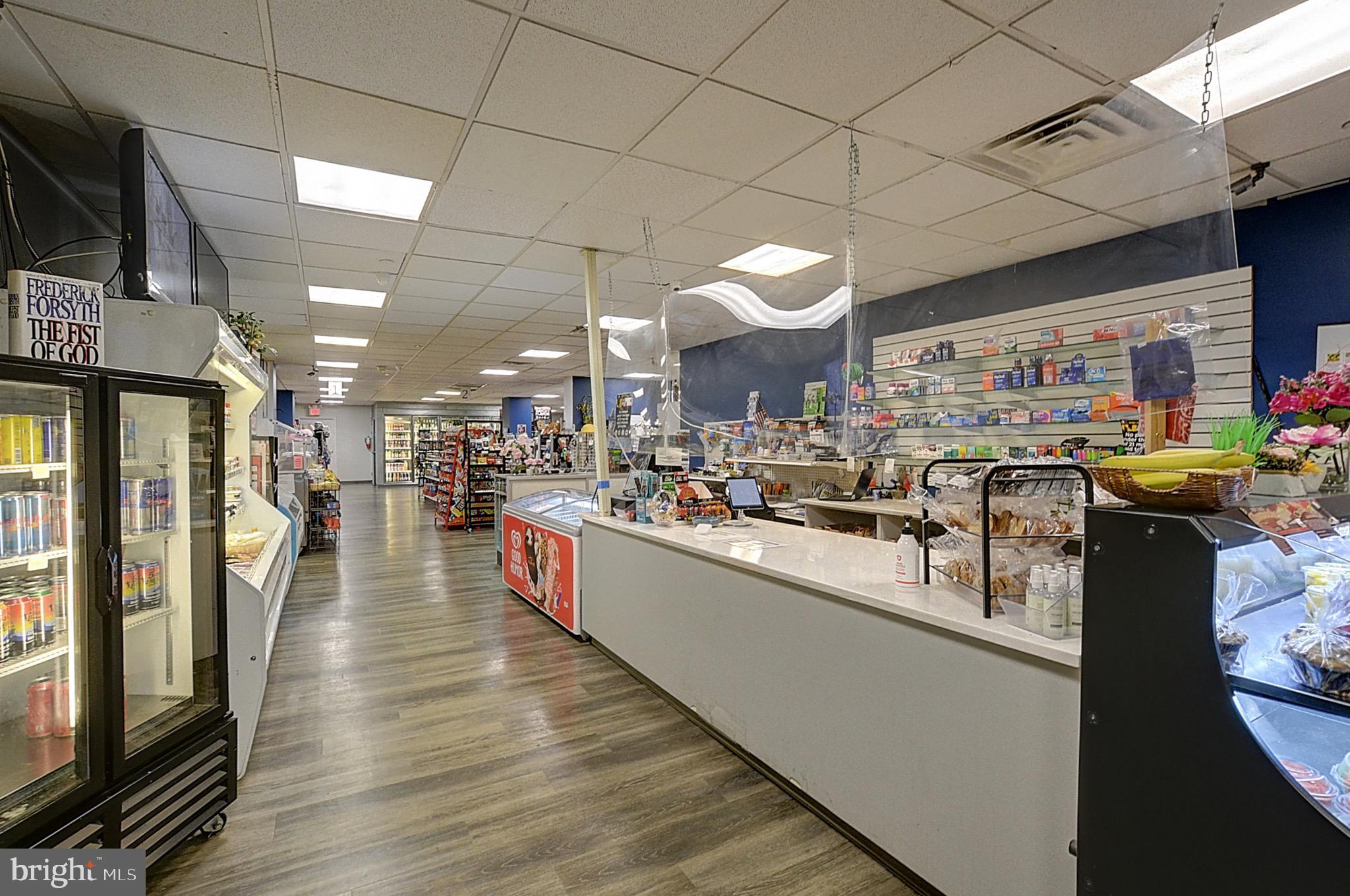 PROMENADE TOWERS - Residential