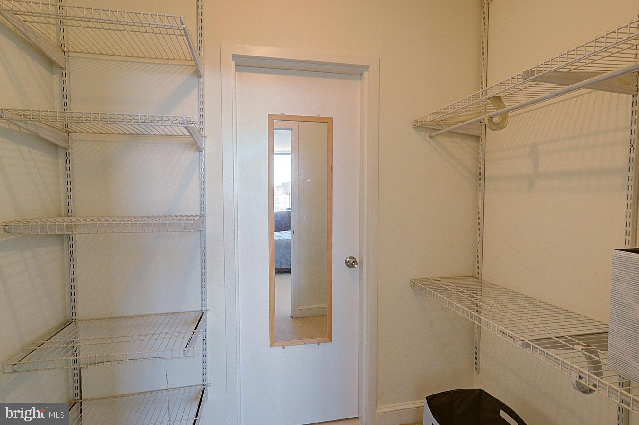 PROMENADE TOWERS - Residential