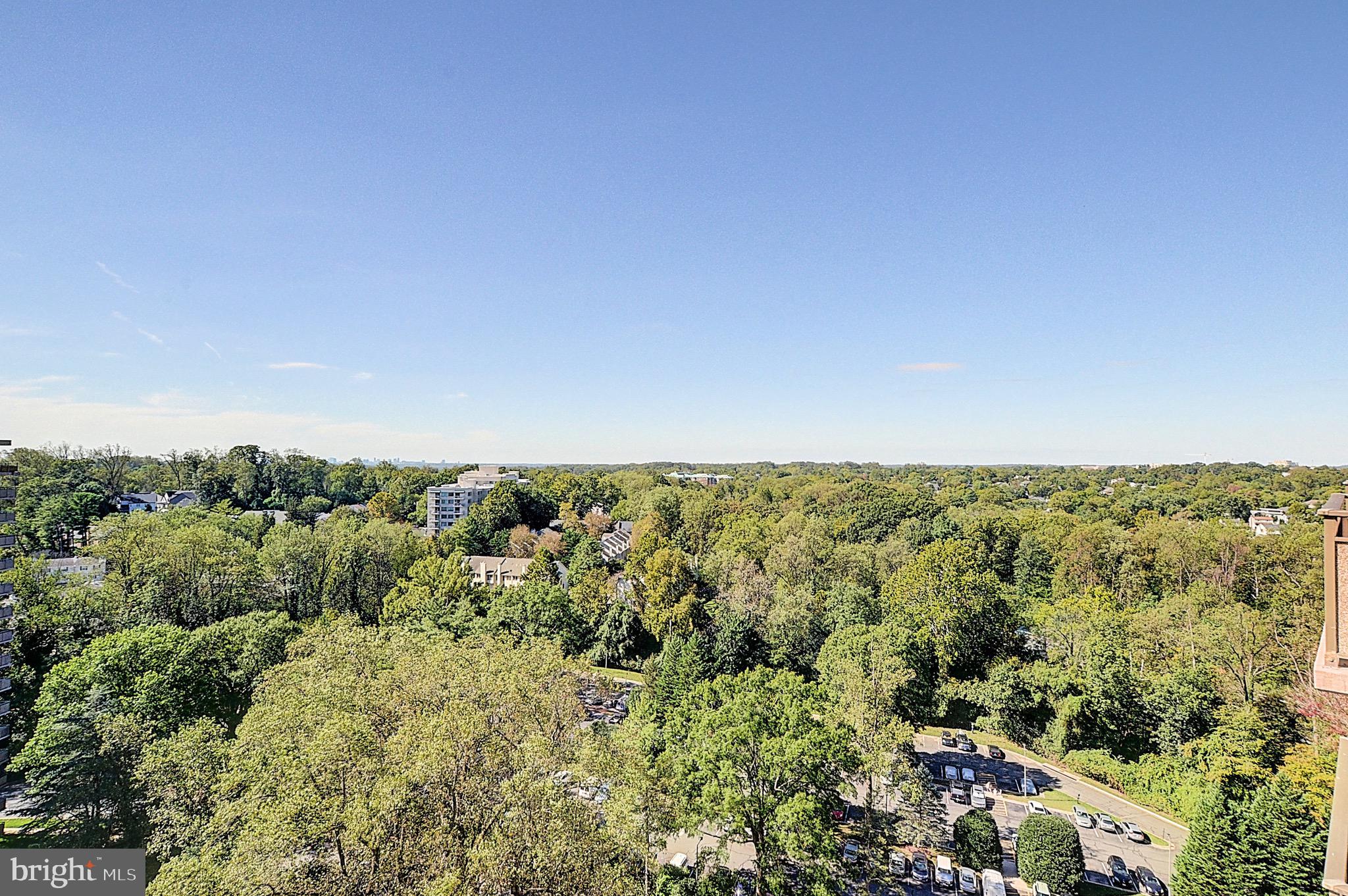 PROMENADE TOWERS - Residential