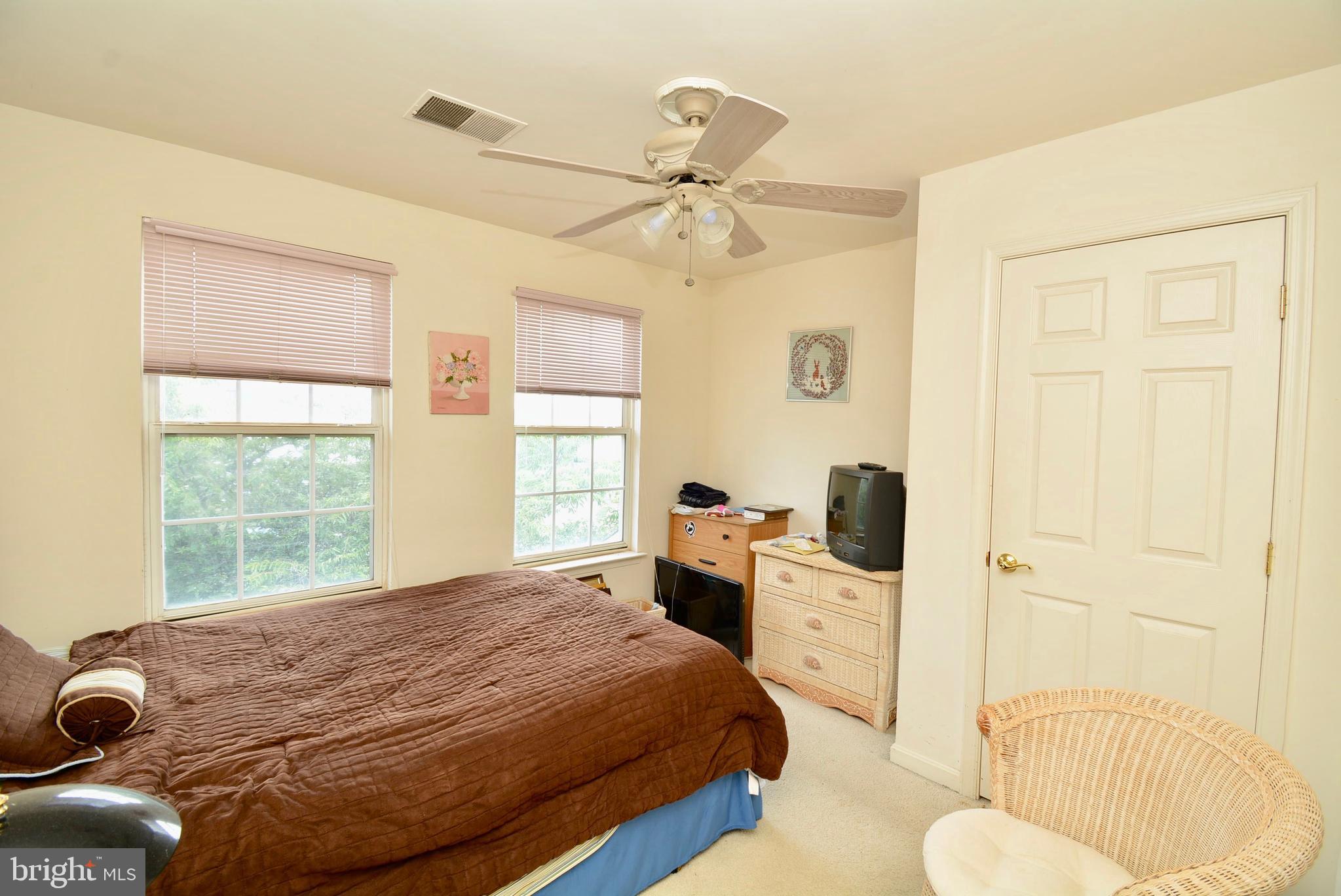 CROSSROADS MANOR - Residential