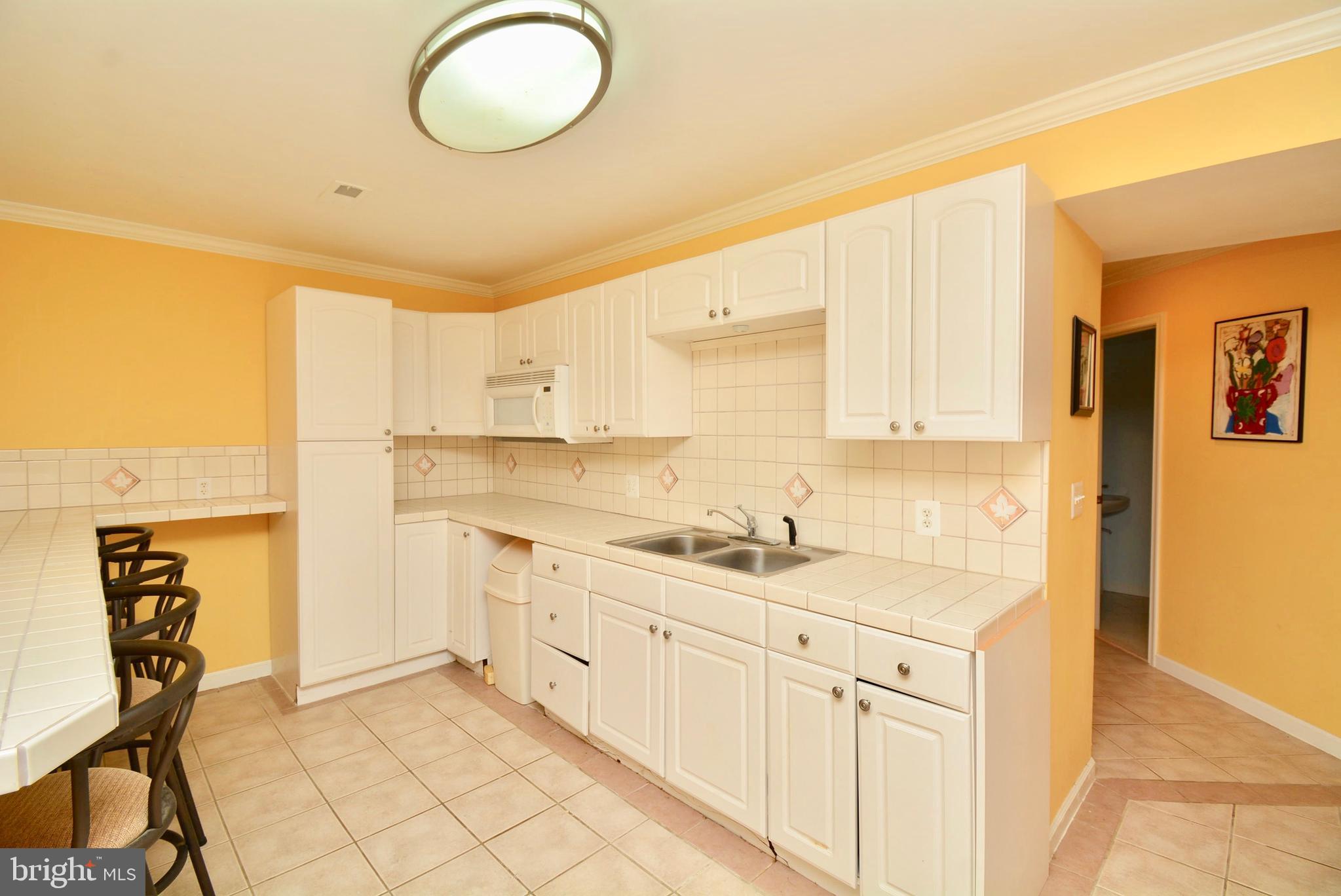 CROSSROADS MANOR - Residential