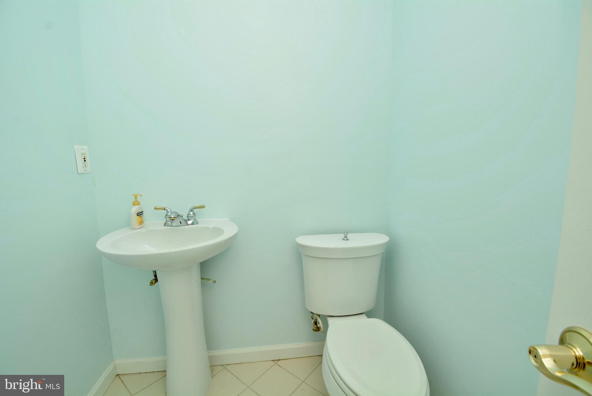 CROSSROADS MANOR - Residential