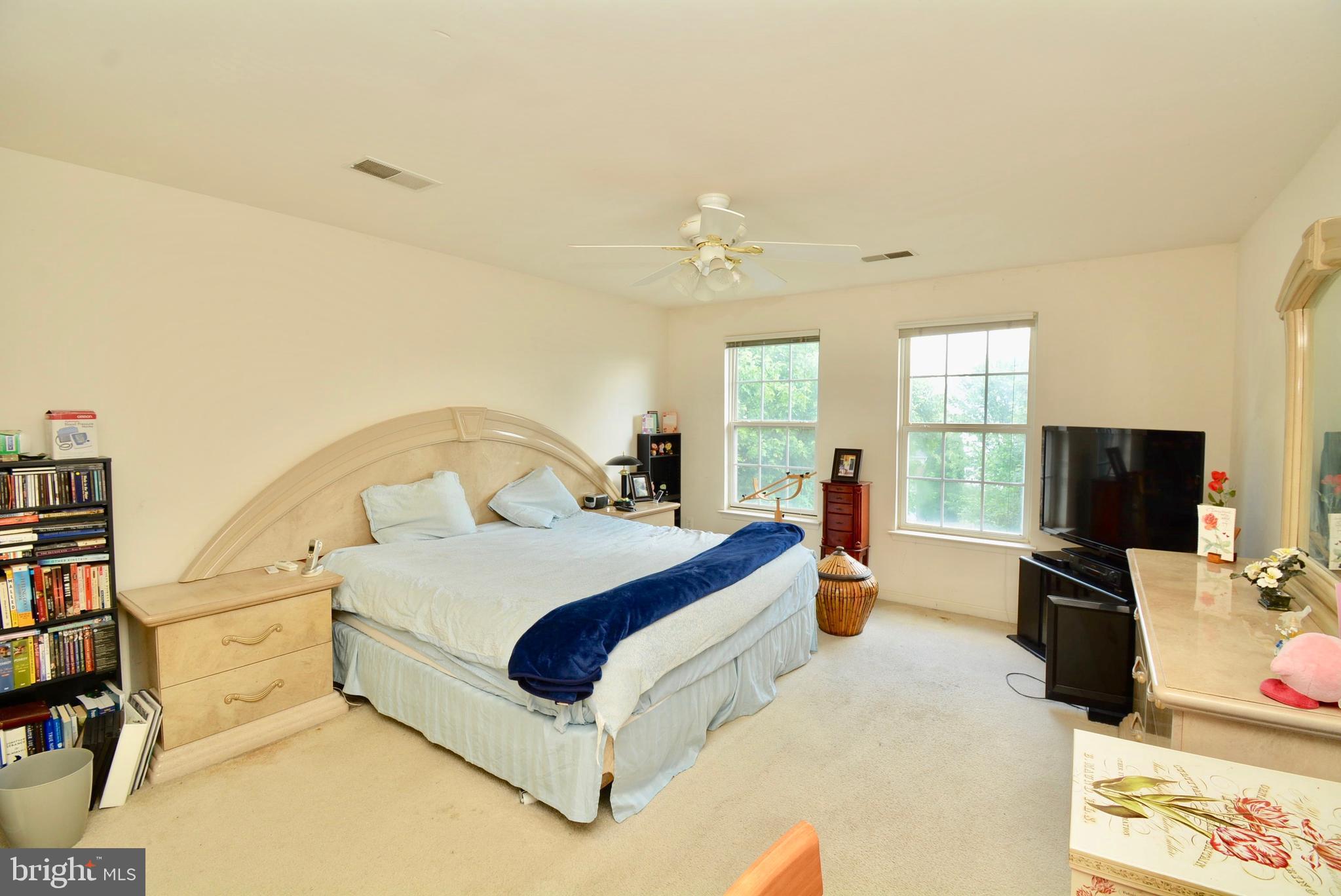 CROSSROADS MANOR - Residential