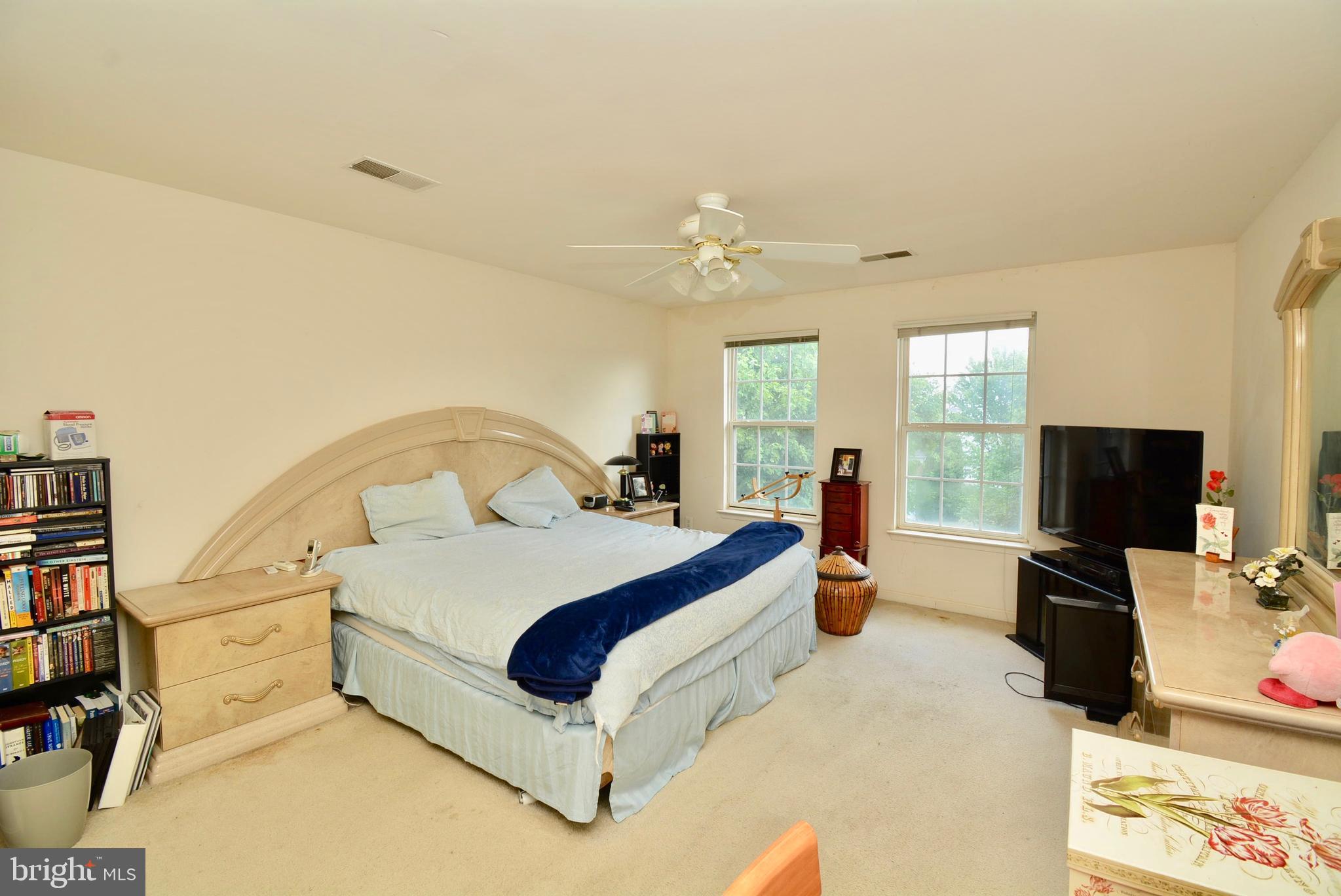 CROSSROADS MANOR - Residential