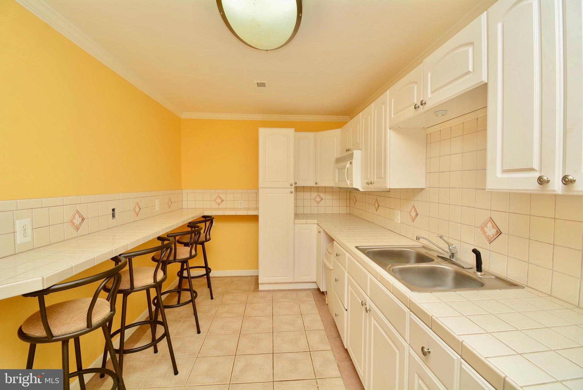 CROSSROADS MANOR - Residential