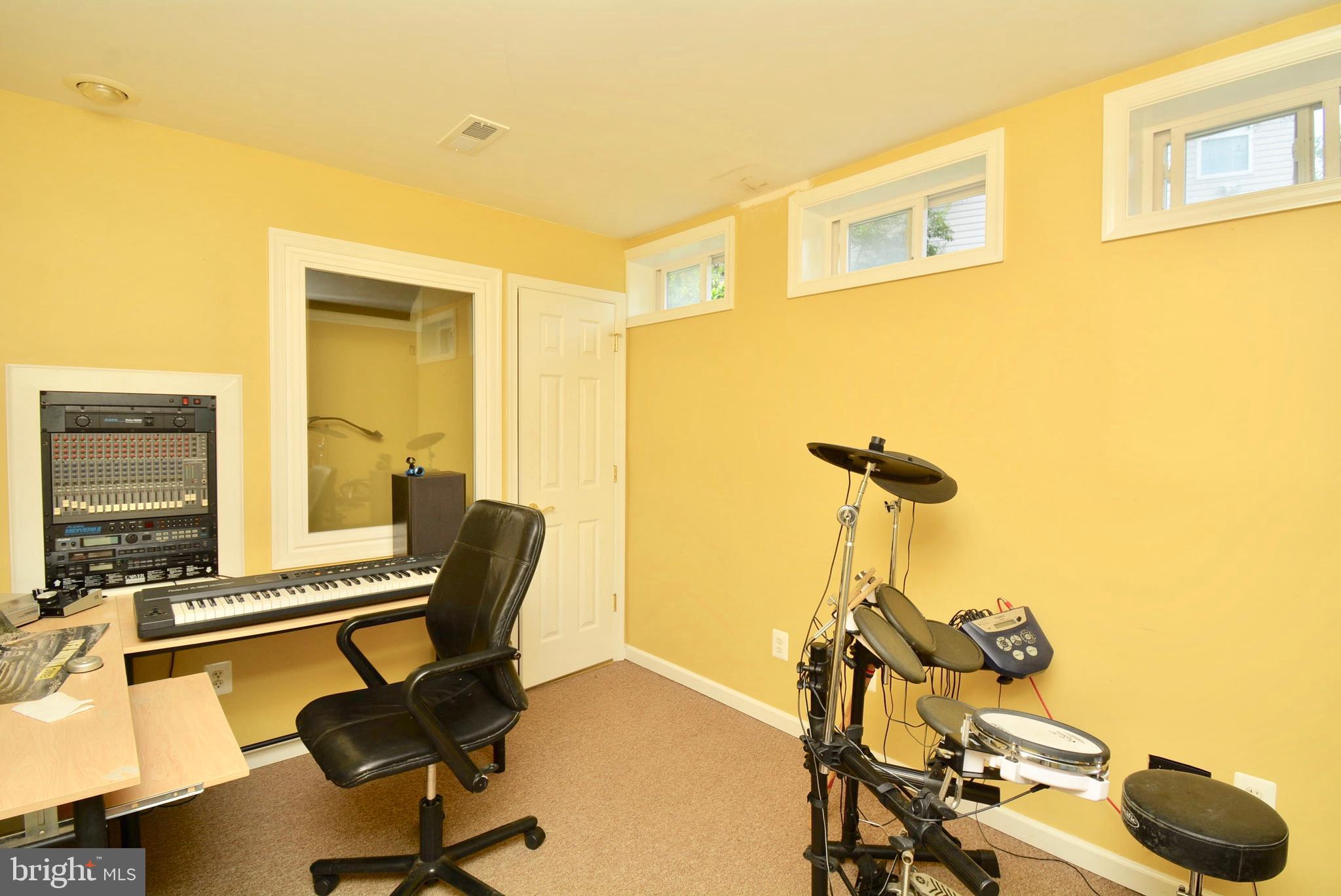 CROSSROADS MANOR - Residential