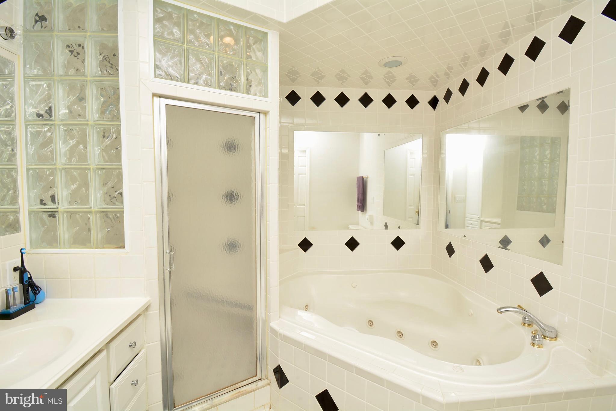 CROSSROADS MANOR - Residential