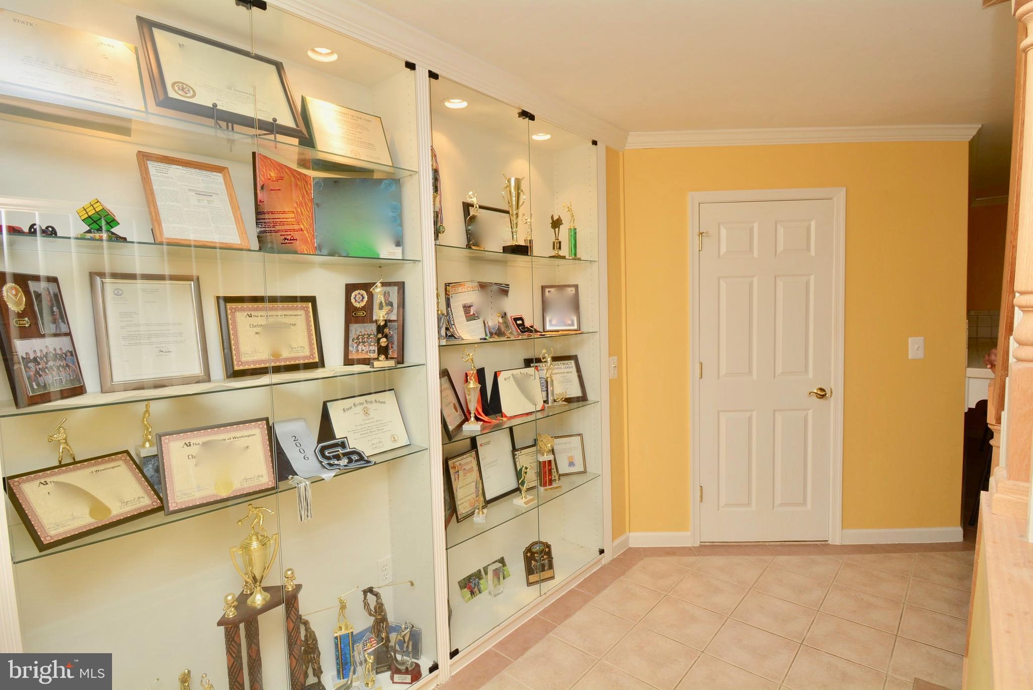 CROSSROADS MANOR - Residential