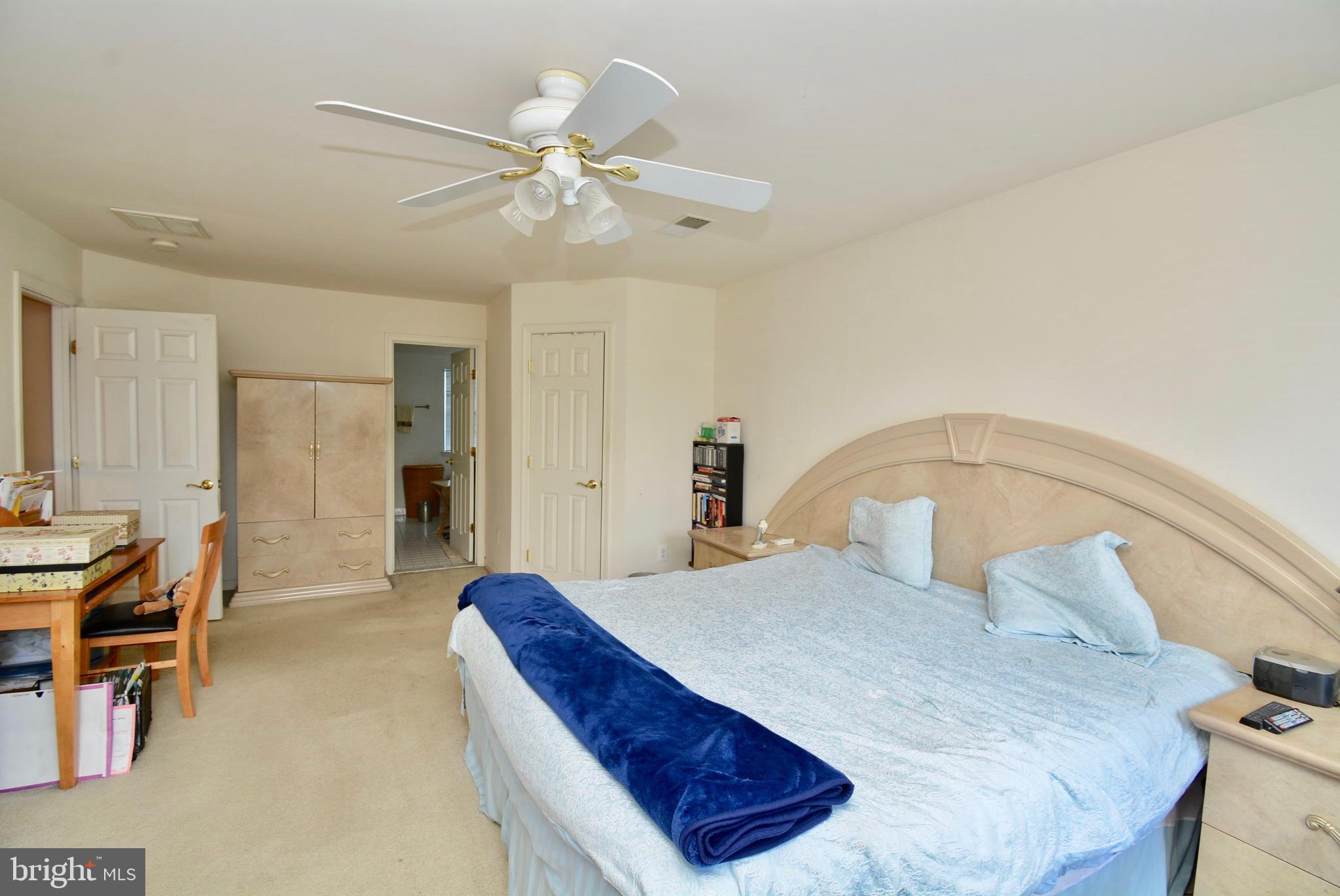 CROSSROADS MANOR - Residential