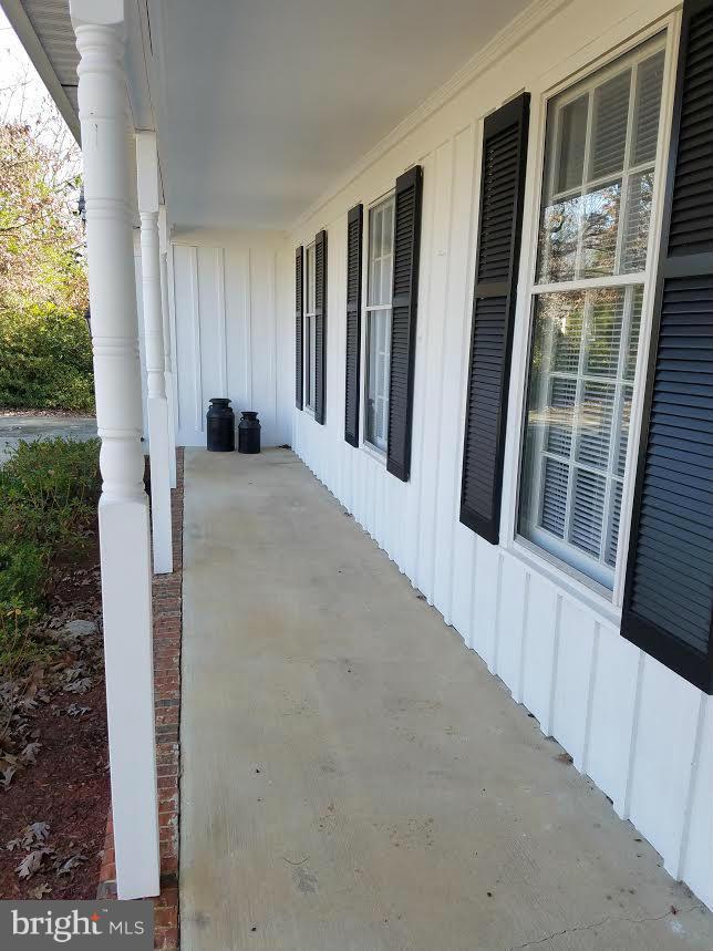 BREEZEWOOD - Residential Lease