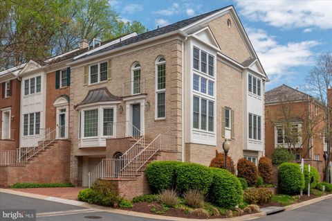 Photo of 8001 Quarry Ridge Way, BETHESDA, MD 20817 (MLS # MDMC2222460)