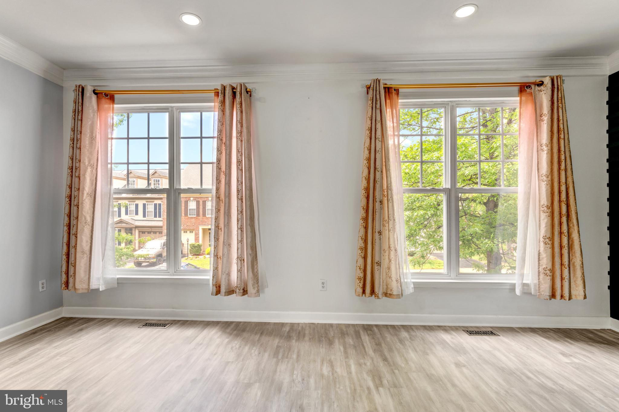 PEMBROOKE - Residential Lease