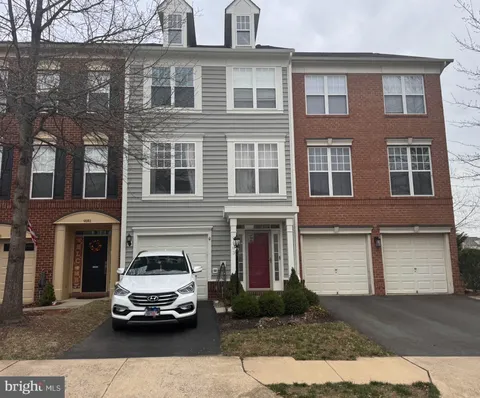 9183 Cascade Falls Drive, Bristow, VA MLS: VAPW2089844