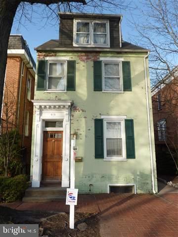 Come see this lovely home in beautiful Shipoke! Wonderful view of river from all three floors. New kitchen with steel appliances. Hardwood floors throughout first floor. Exterior needs a little work but the interior is amazing. All brick detached home with windows on southern exposure, bright & open feel all day long. You will love this home and neighborhood. Listing agent is related to seller.