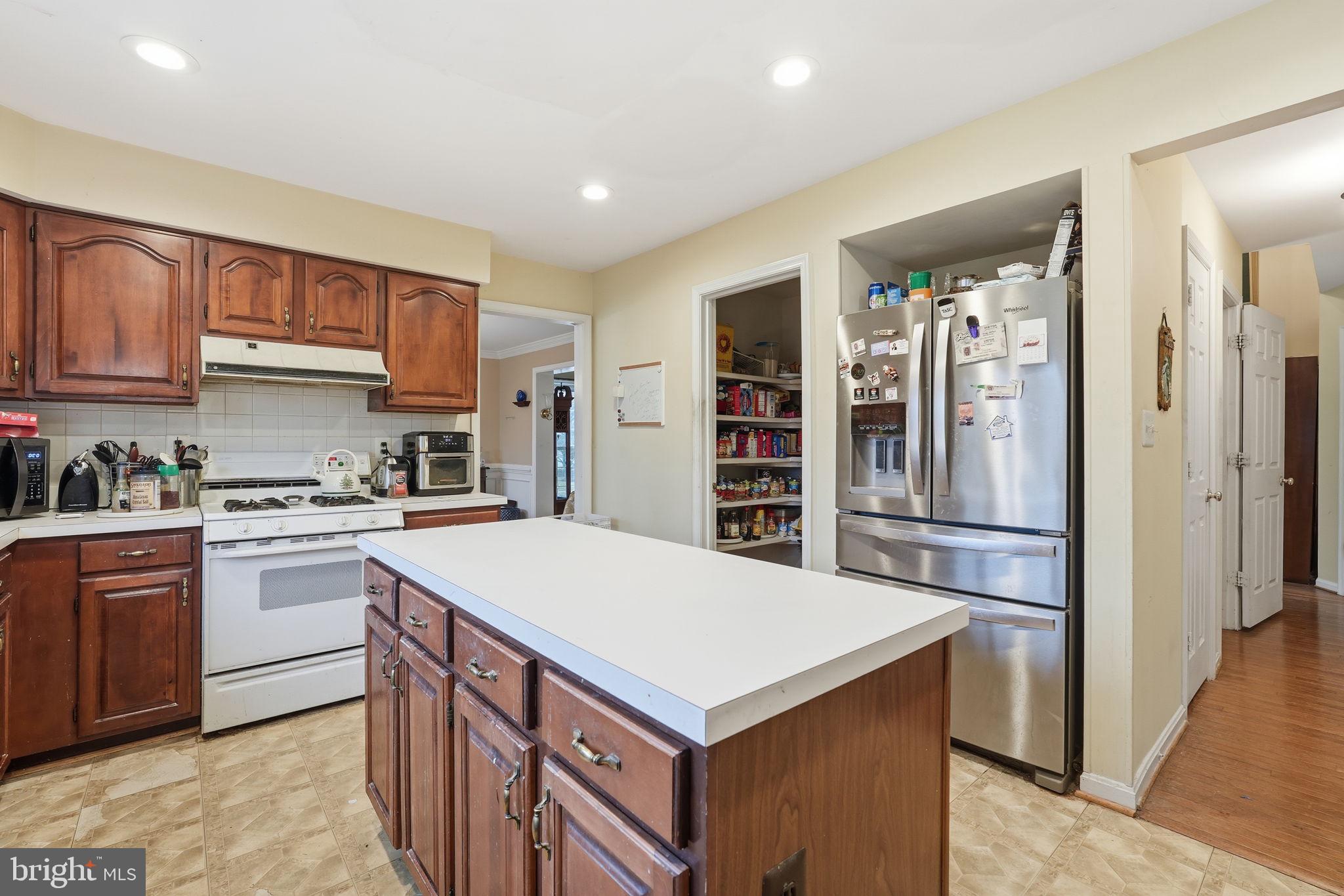 228 WHITNEY PLACE NE