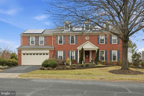 228 WHITNEY PLACE NE LEESBURG VA 20176