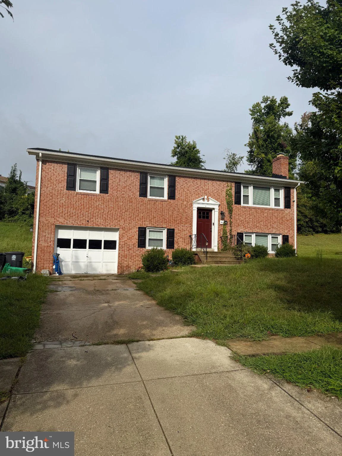 4819 Woodford Lane
