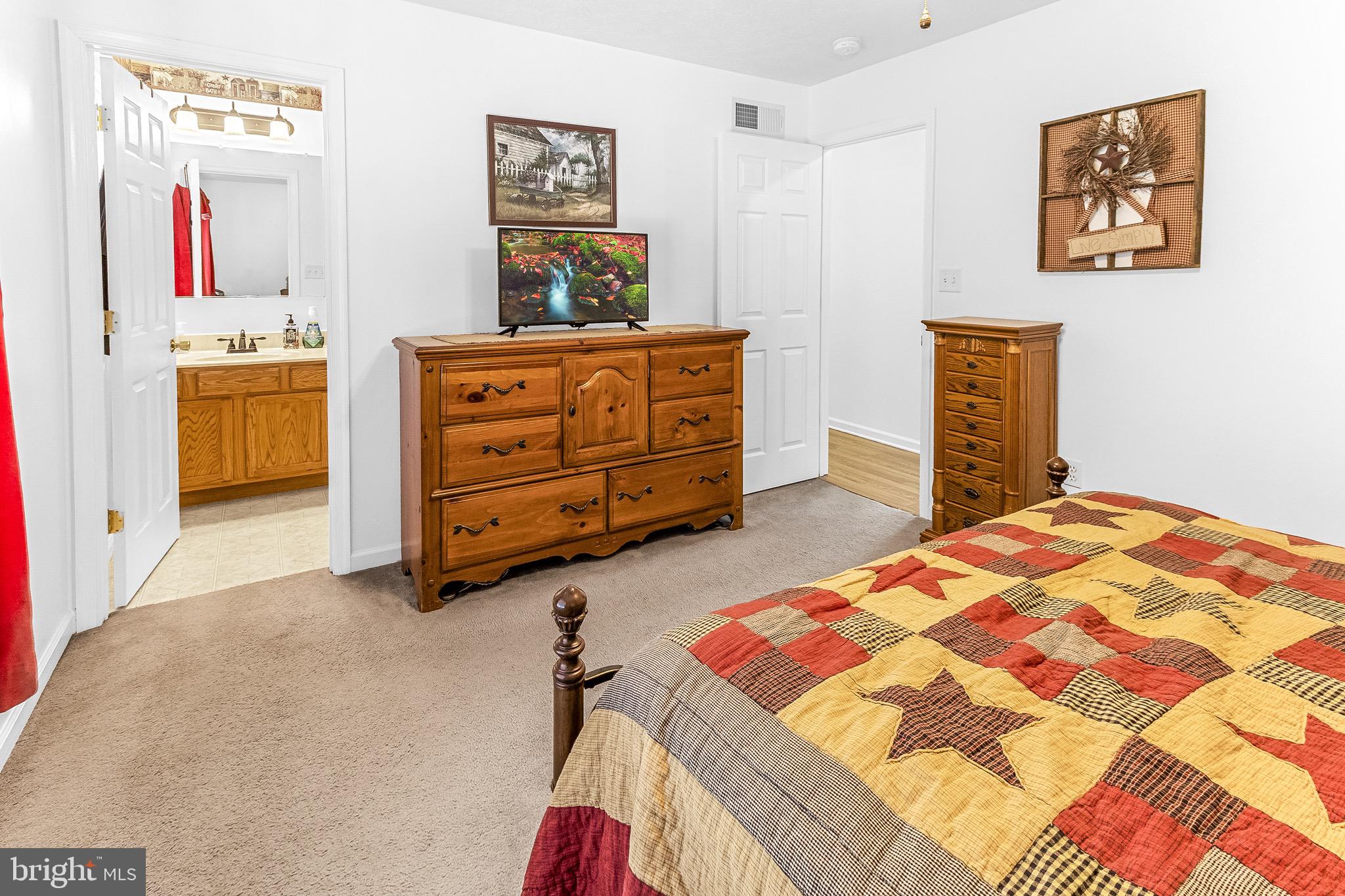 RIDGEFIELD - Residential