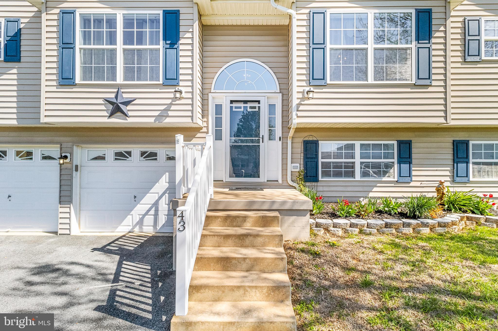 RIDGEFIELD - Residential