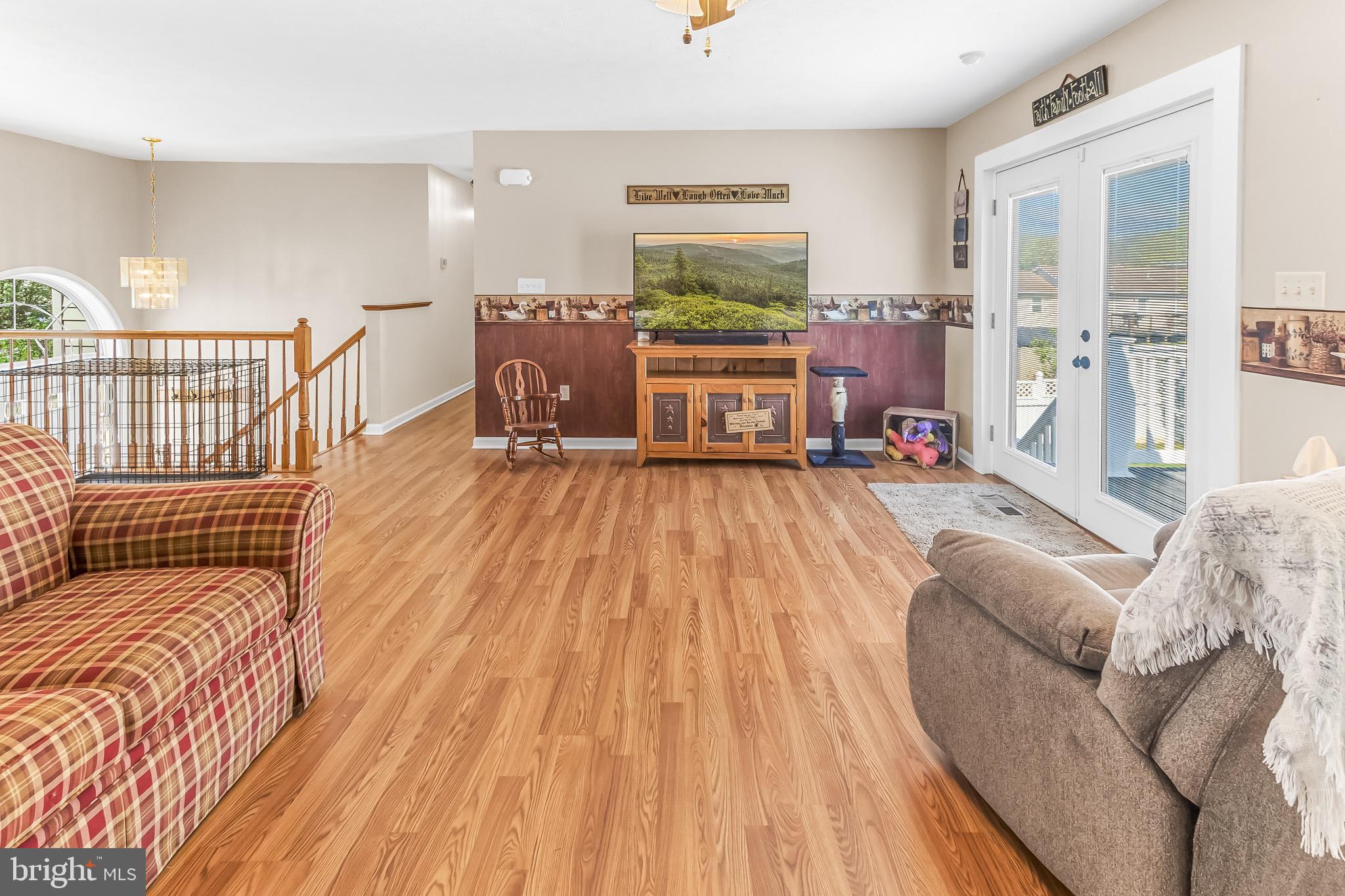 RIDGEFIELD - Residential