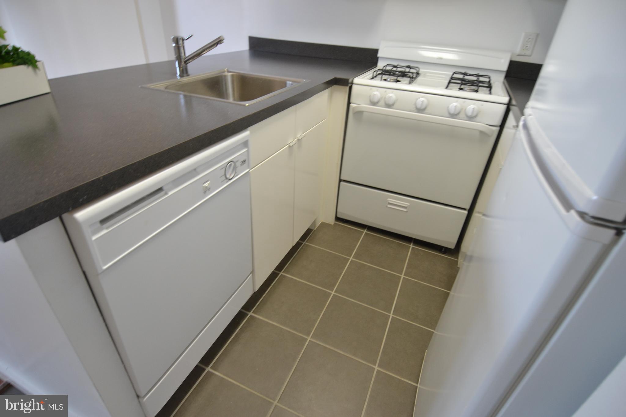 2125 WALNUT STREET 4