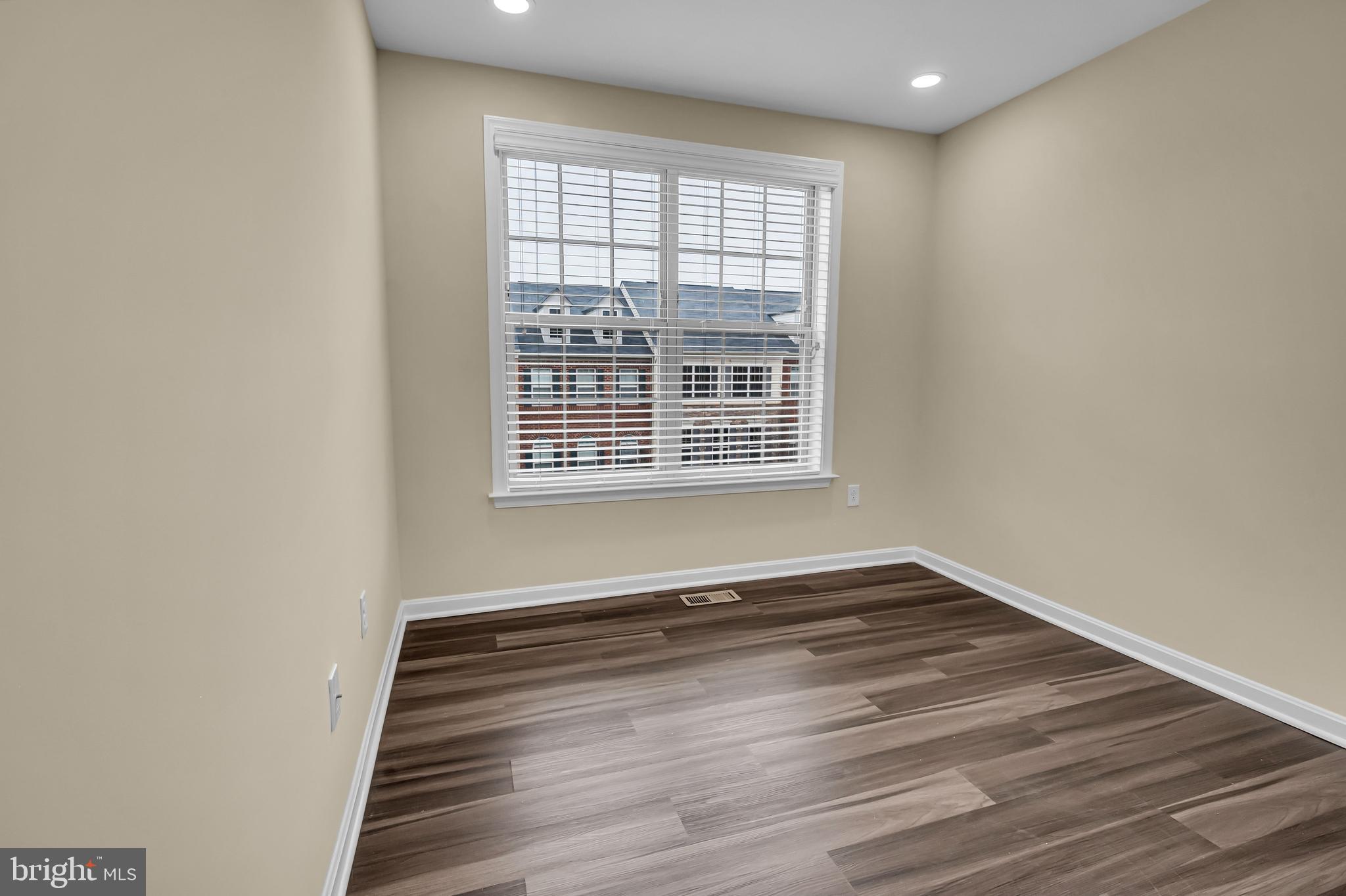 WOODMORE TOWNE CENTRE - Residential Lease