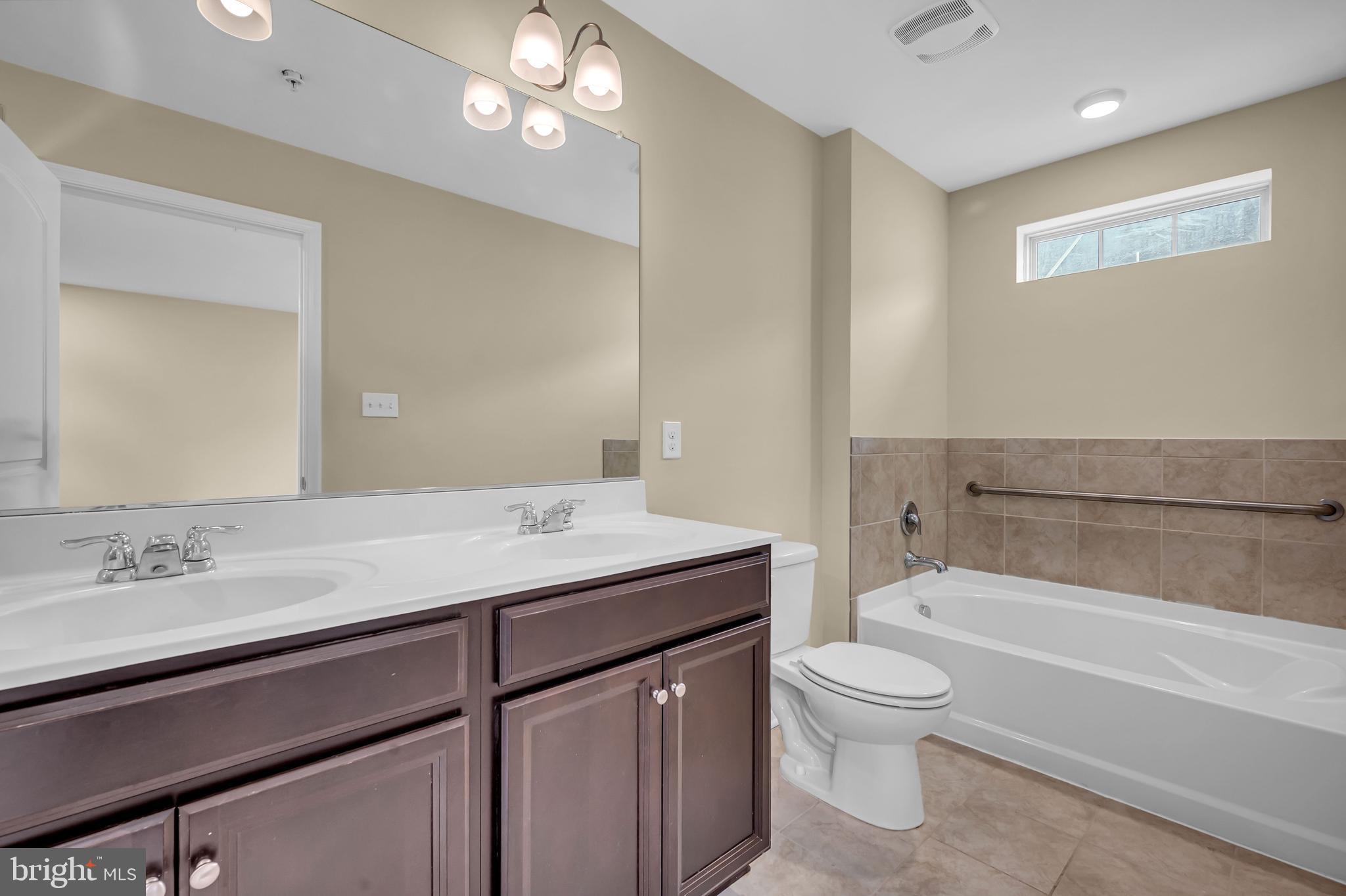 WOODMORE TOWNE CENTRE - Residential Lease