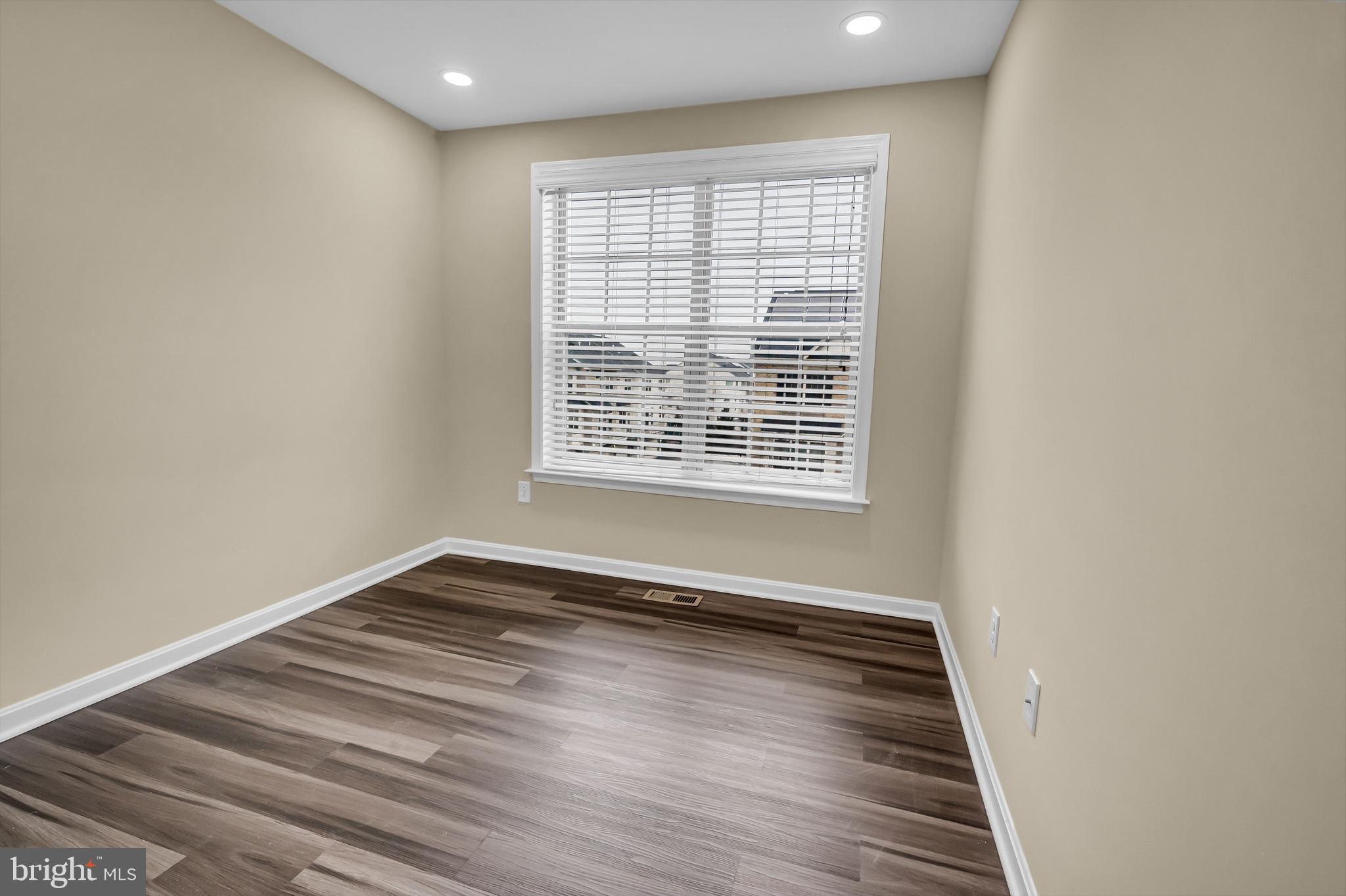 WOODMORE TOWNE CENTRE - Residential Lease