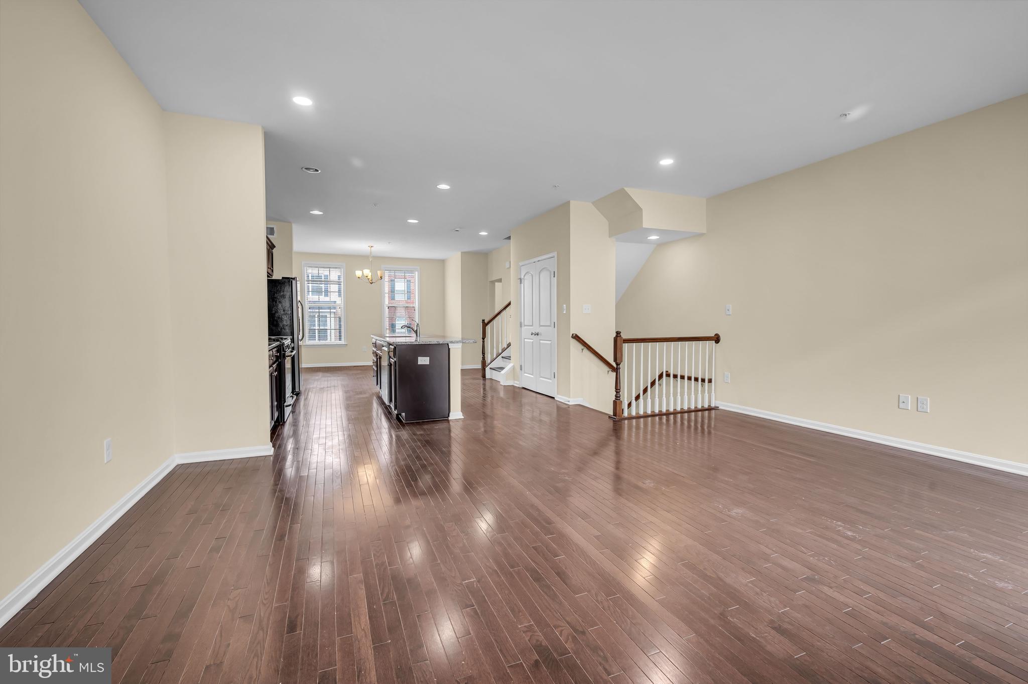 WOODMORE TOWNE CENTRE - Residential Lease