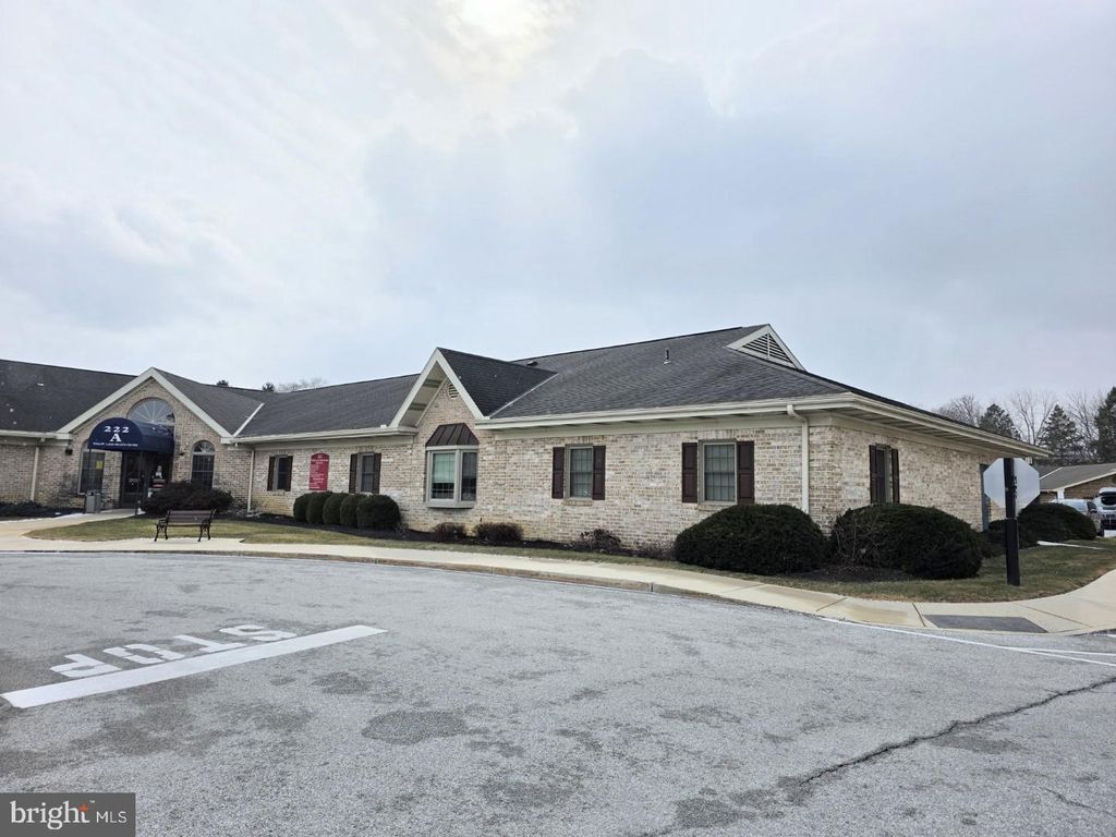 Photo of 222 Willow Valley Lakes Drive #1800, WILLOW STREET, PA 17584 (MLS # PALA2065072)