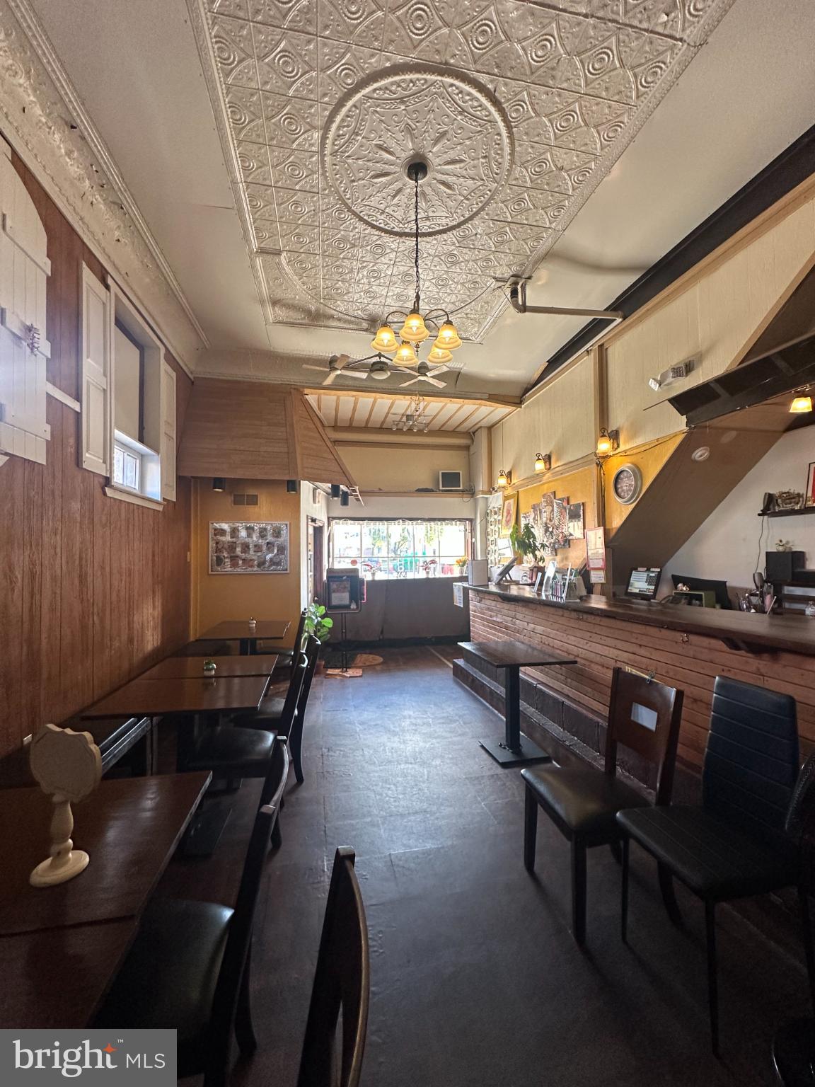 YORK CITY - Commercial Sale