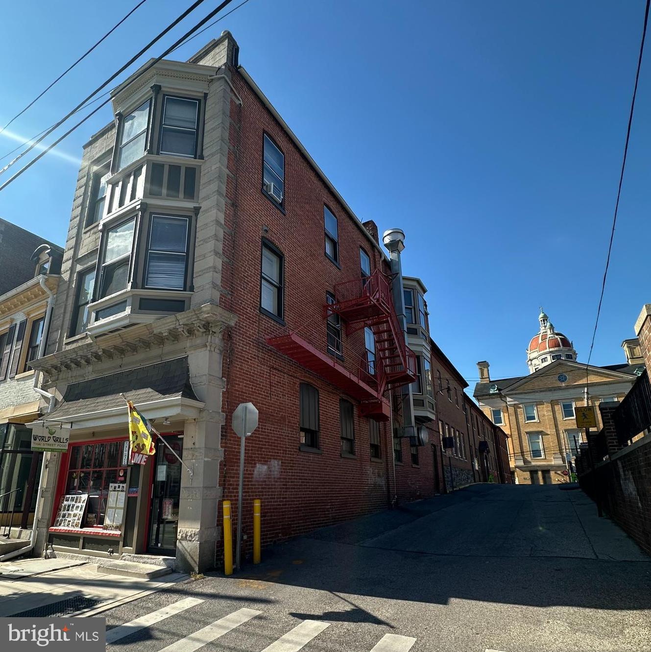 YORK CITY - Commercial Sale