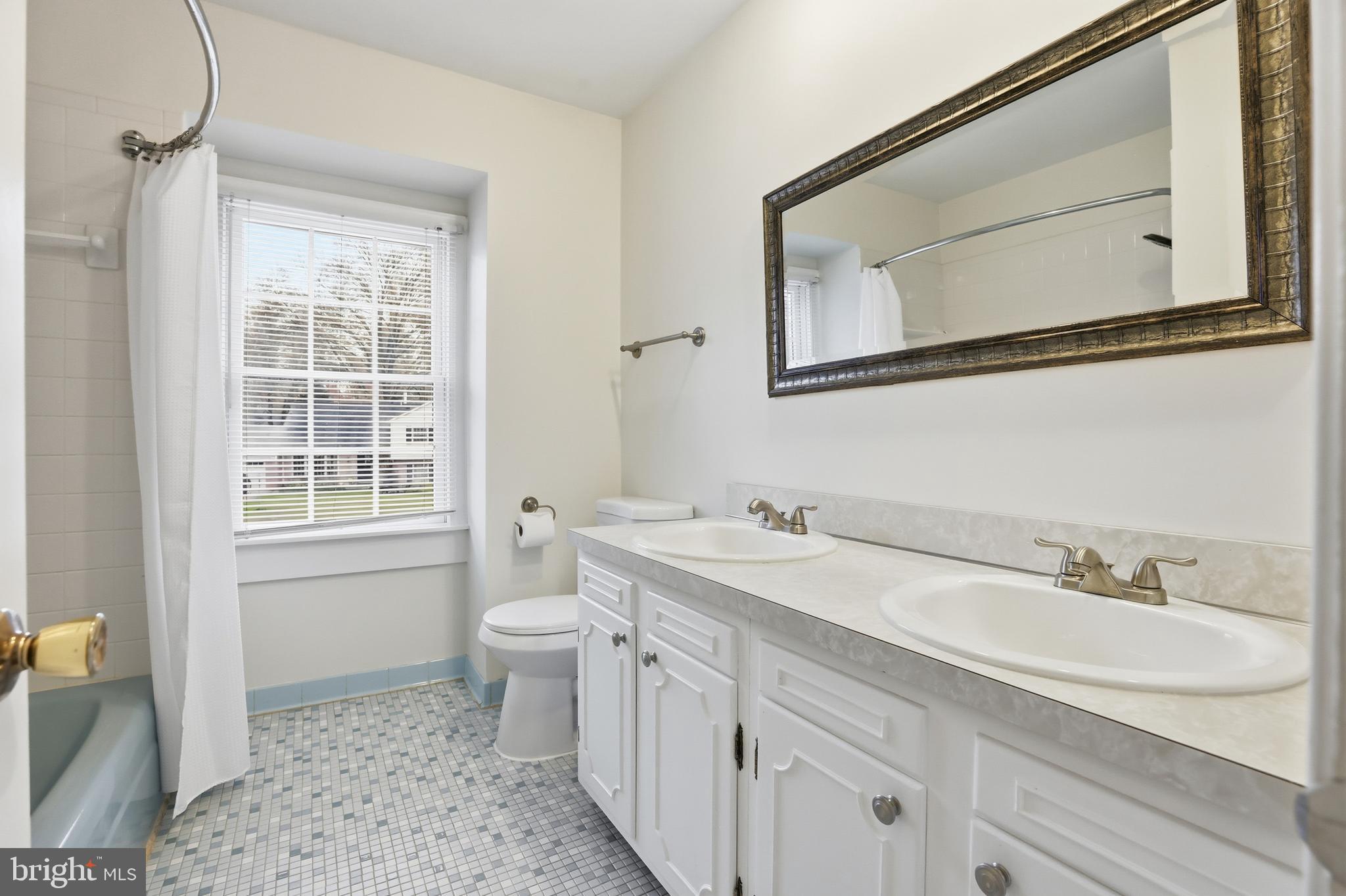 NORBECK MANOR - Residential