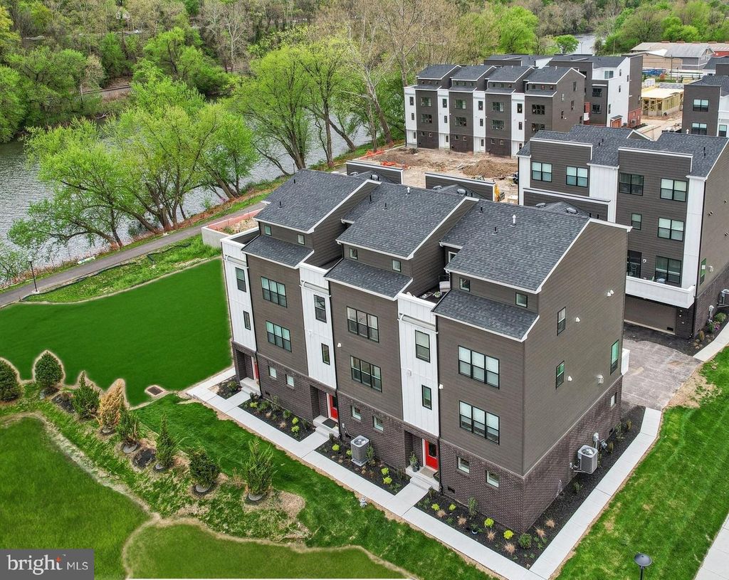 Photo of 951 Riverplace Drive #51O, CONSHOHOCKEN, PA 19428 (MLS # PAMC2154782)