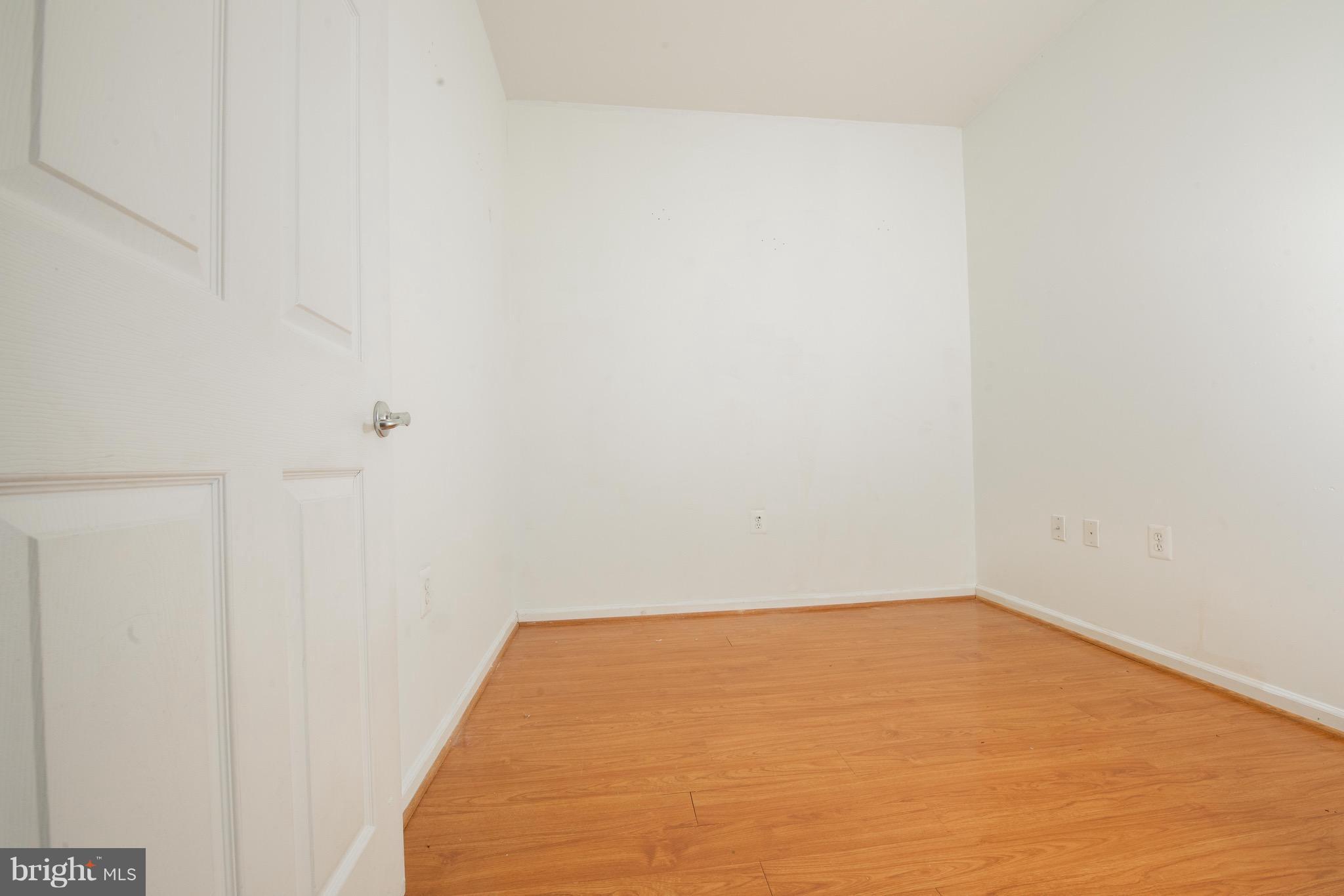 CHANTILLY PARK - Residential Lease