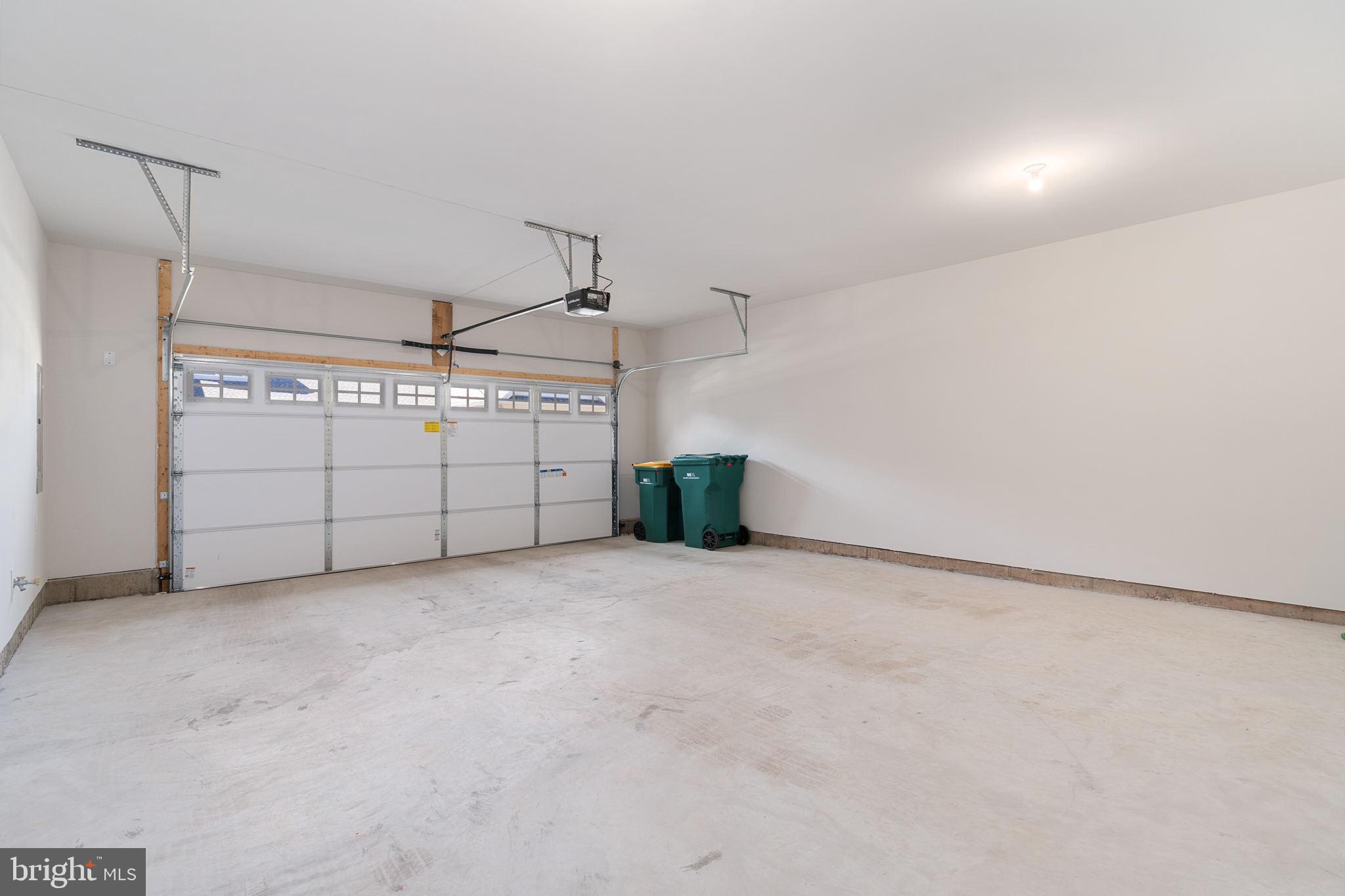 REGENCY AT HILLTOWN - Residential