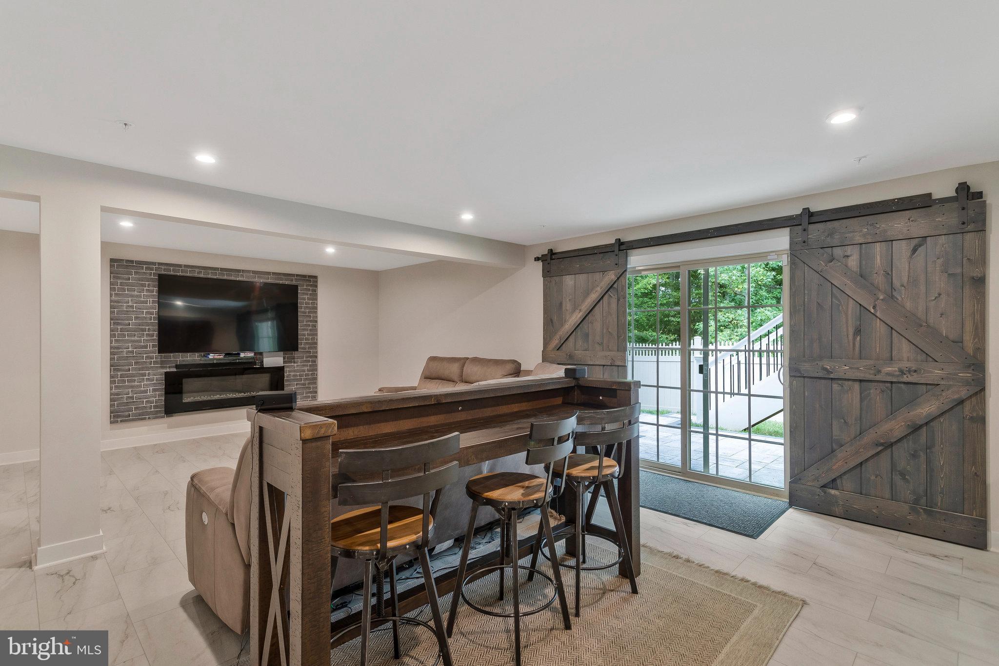 TIMOTHY BRANCH SINGLES - Residential