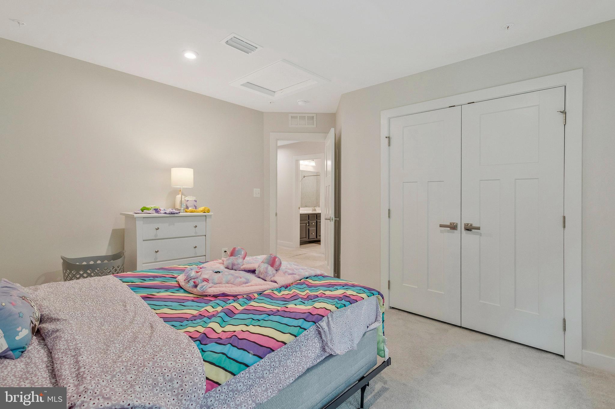 TIMOTHY BRANCH SINGLES - Residential