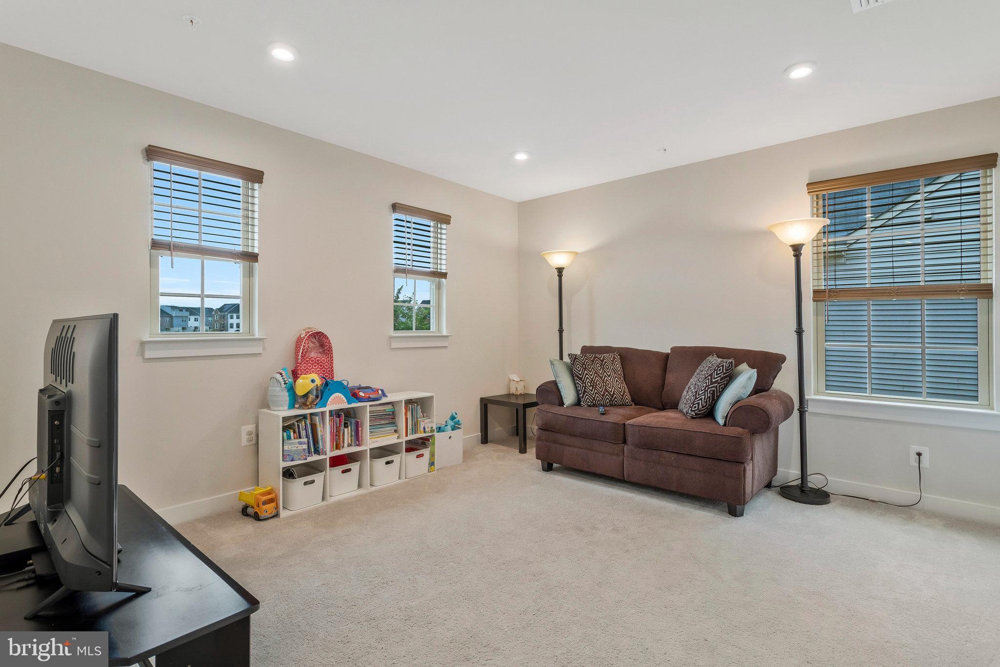 TIMOTHY BRANCH SINGLES - Residential