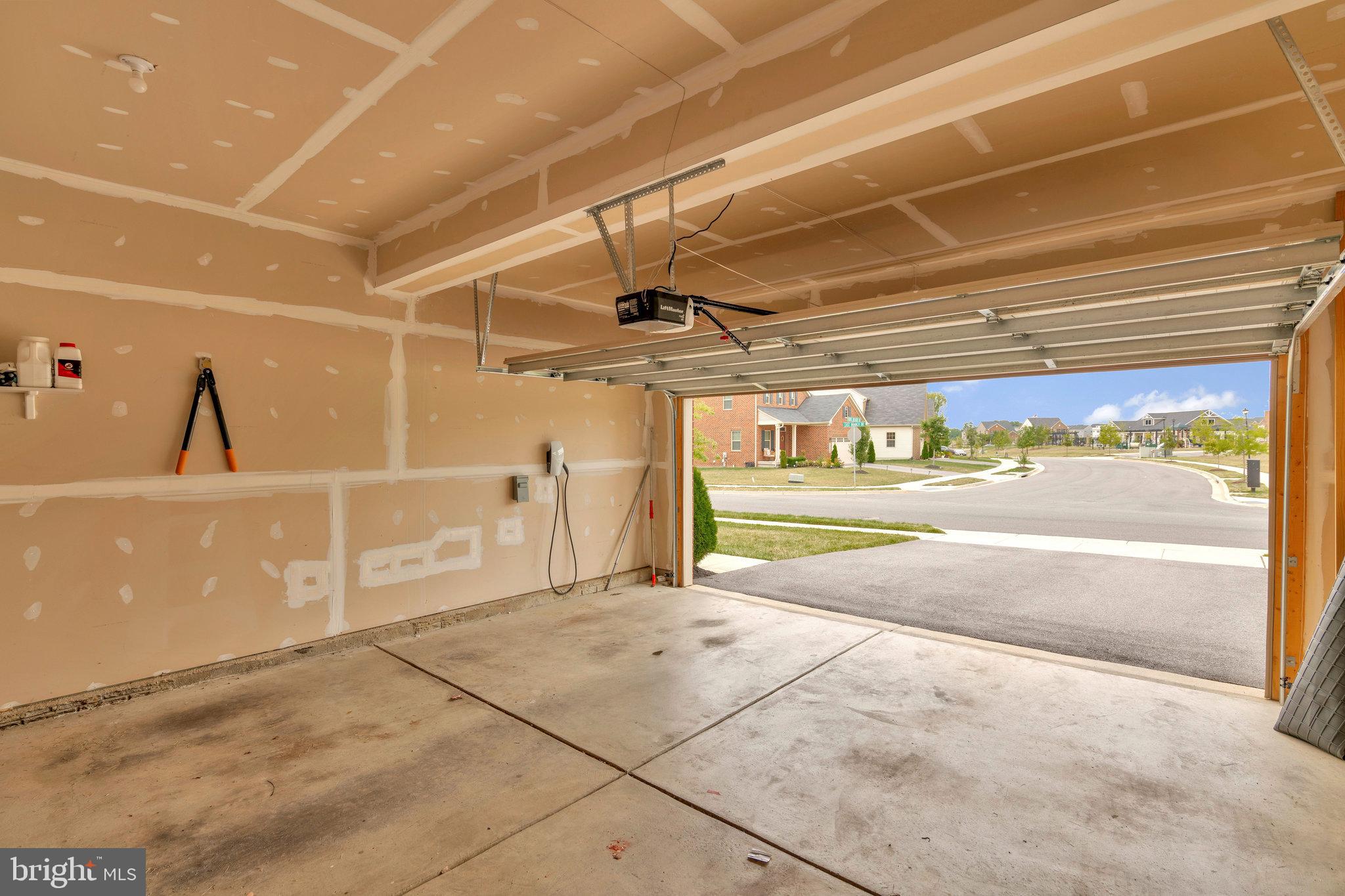 TIMOTHY BRANCH SINGLES - Residential